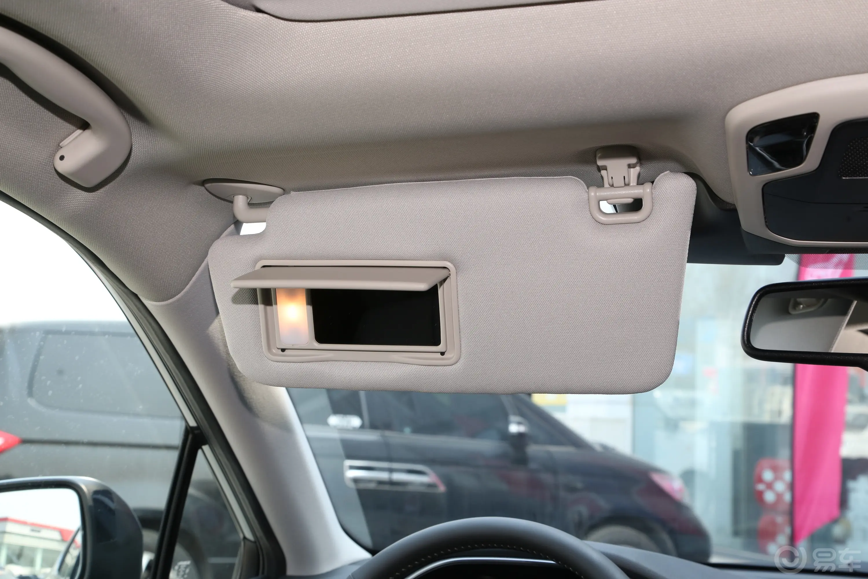 傲虎2.5i AWD旗舰版EyeSight驾驶位遮阳板
