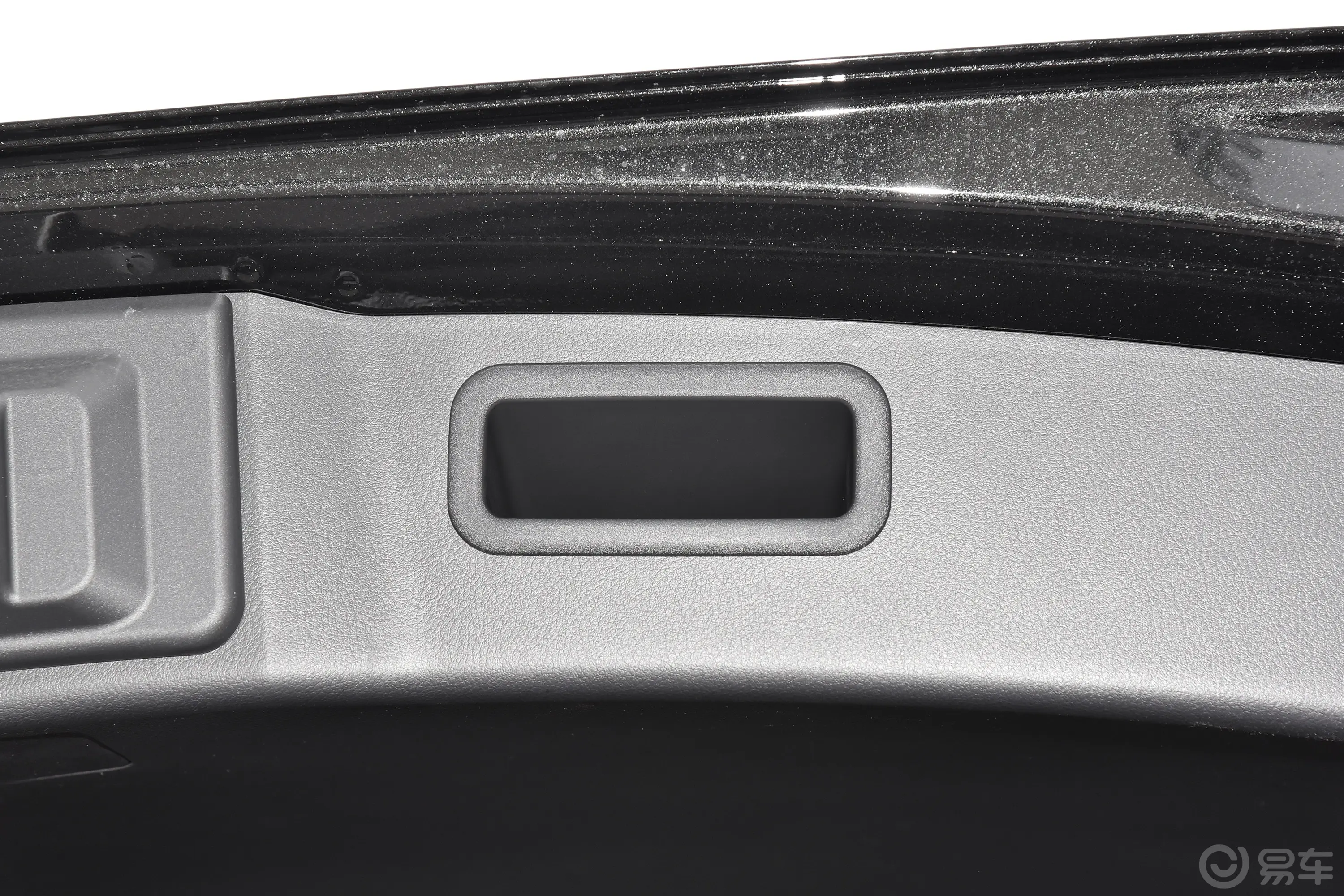 雷克萨斯NX260 两驱创悦版电动尾门按键（手动扶手）
