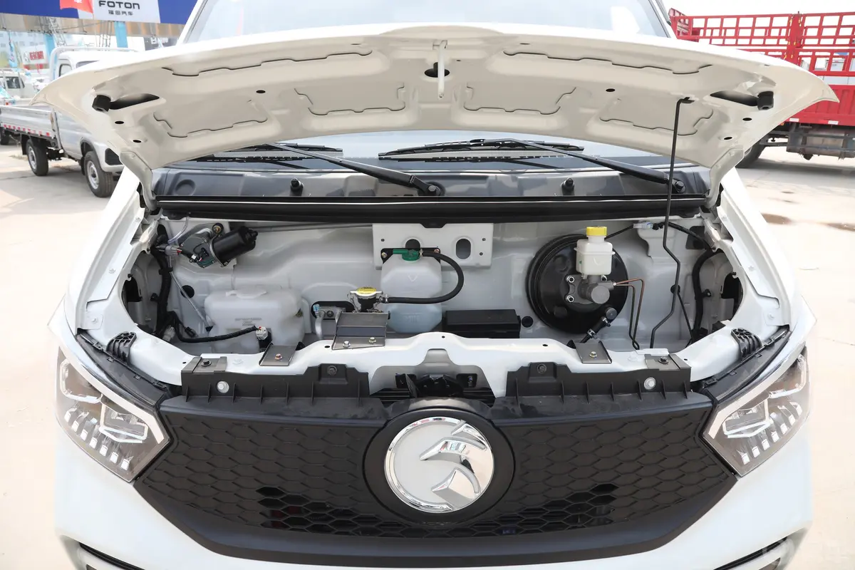驭达V7250km 厢式运输车前舱整体