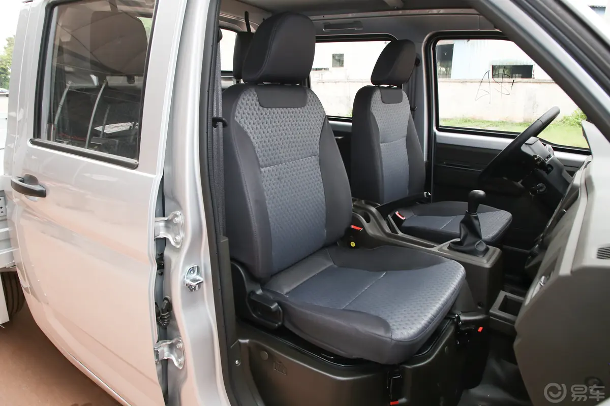 五菱荣光新卡2.0L 双排超长版后双轮舒适型 5座副驾驶座椅