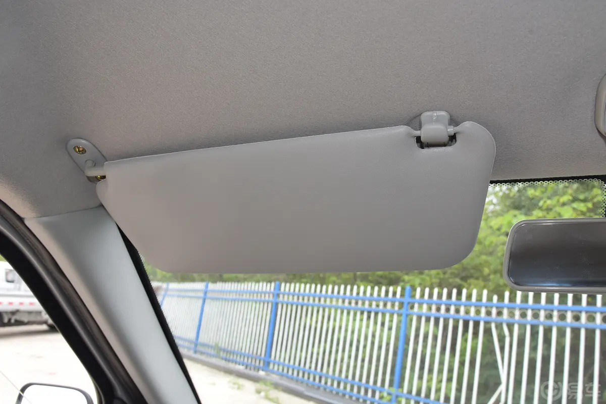 优劲EV栏板车标准型驾驶位遮阳板