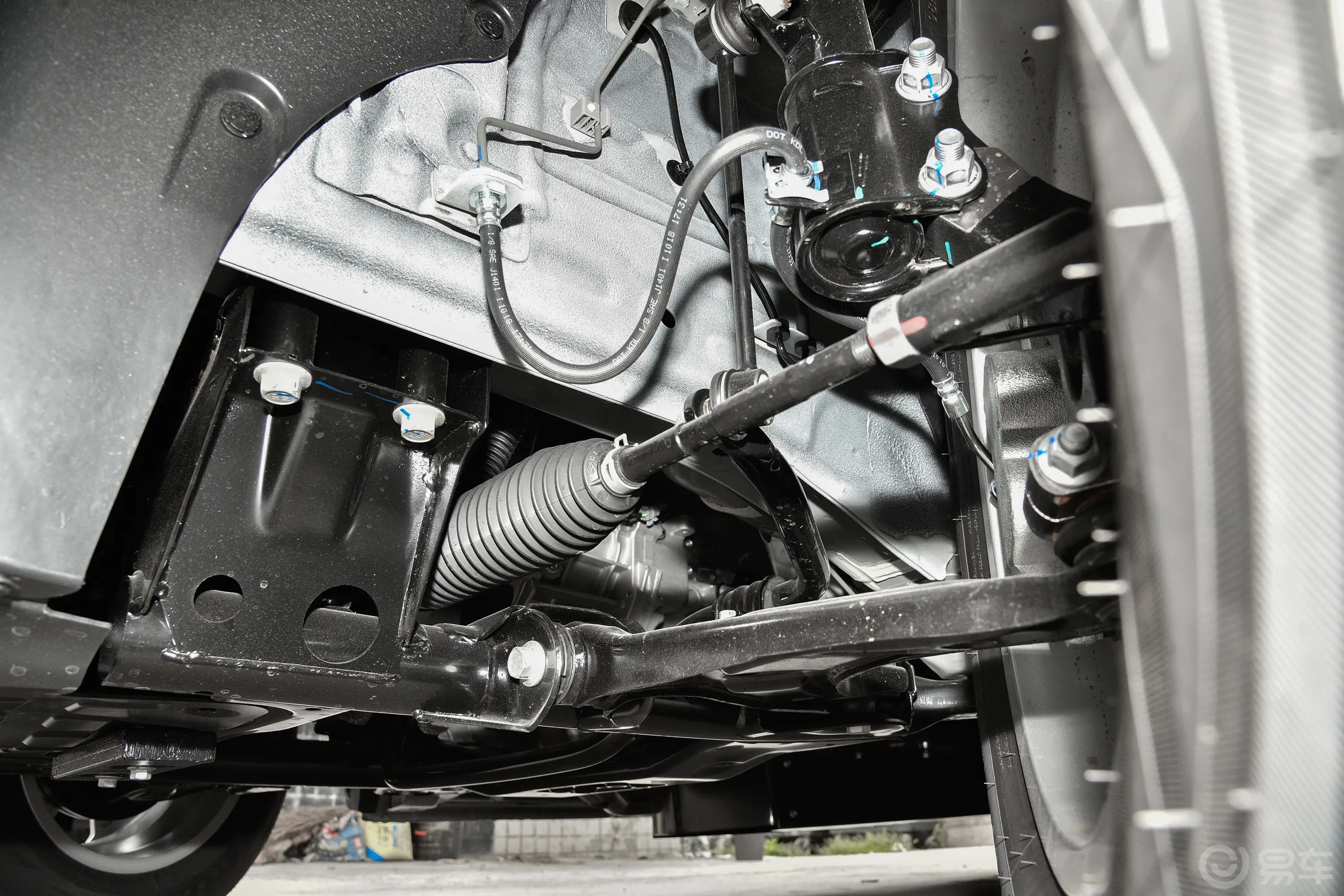 锐胜王牌M72.0L 手动长轴高级营运版 9座 CNG左侧前悬架