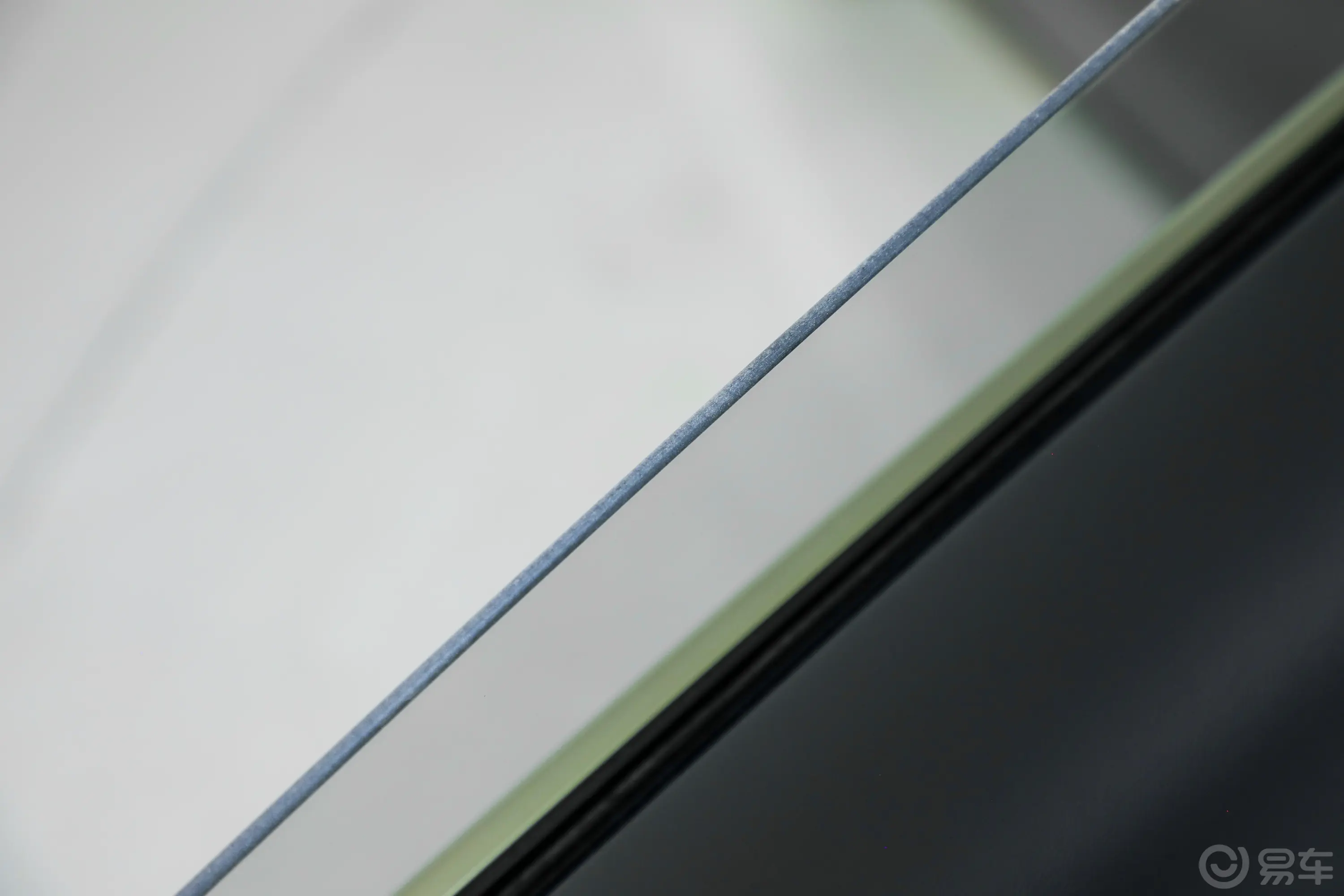 宝马5系530Li 尊享型 M运动套装后排玻璃材质特写