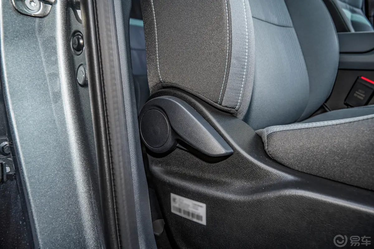 AION YPlus 610km 610 乐享版 磷酸铁锂副驾座椅调节