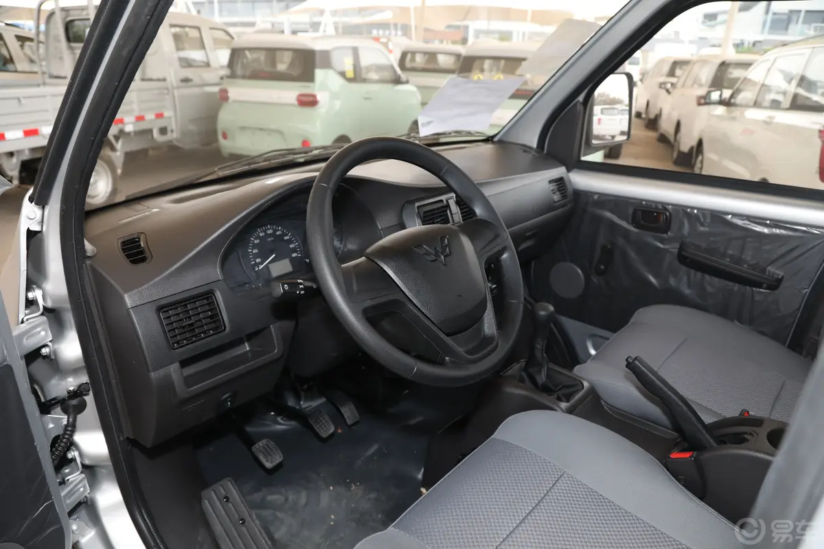 五菱荣光小卡1.5L 超长单排基本型 2座车窗调节整体
