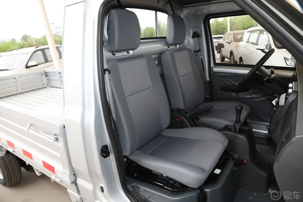 五菱荣光小卡1.5L 超长单排基本型 2座副驾驶座椅
