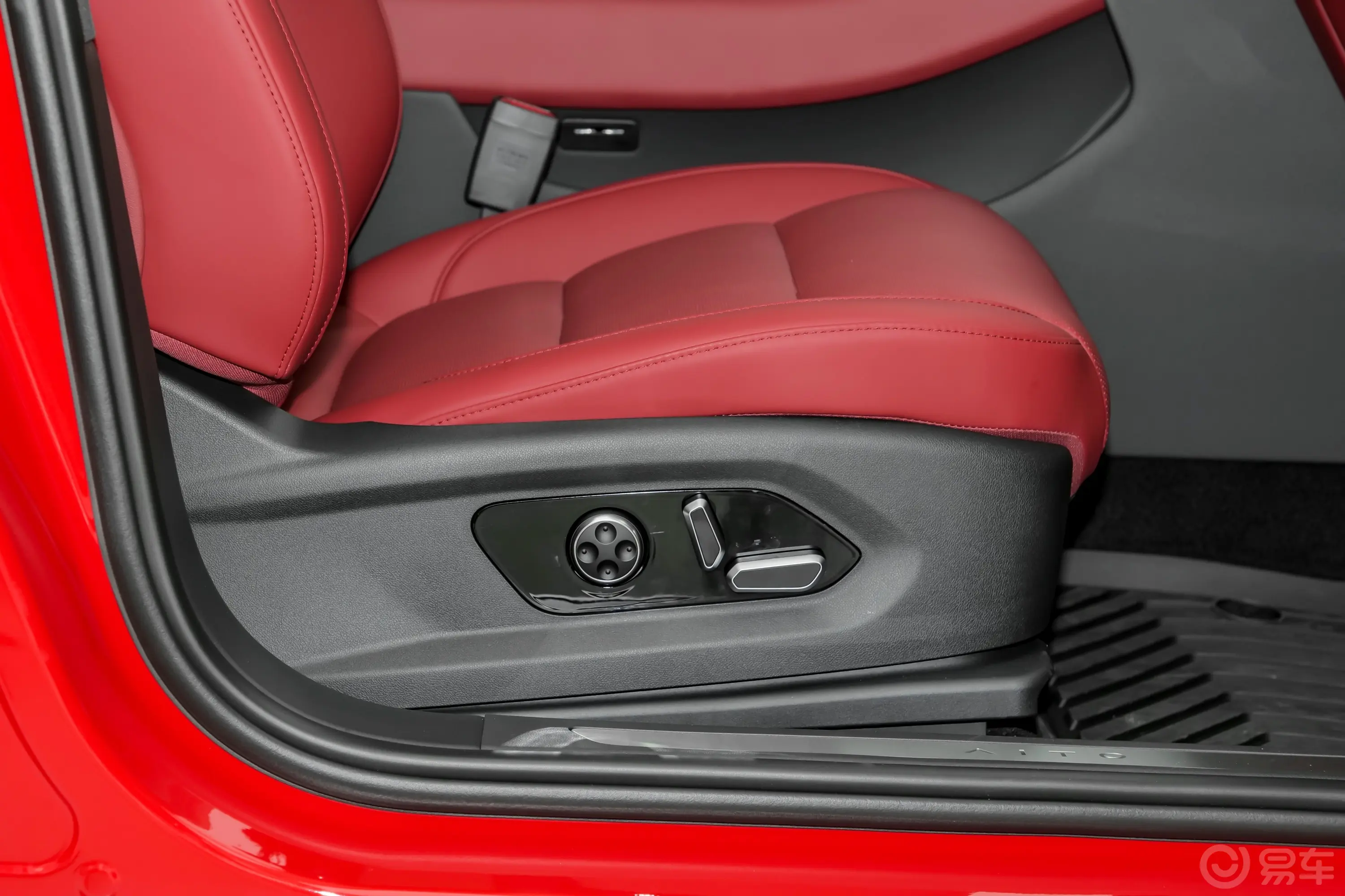 问界M5增程版 230km Max RS 四驱高阶智驾版副驾座椅调节