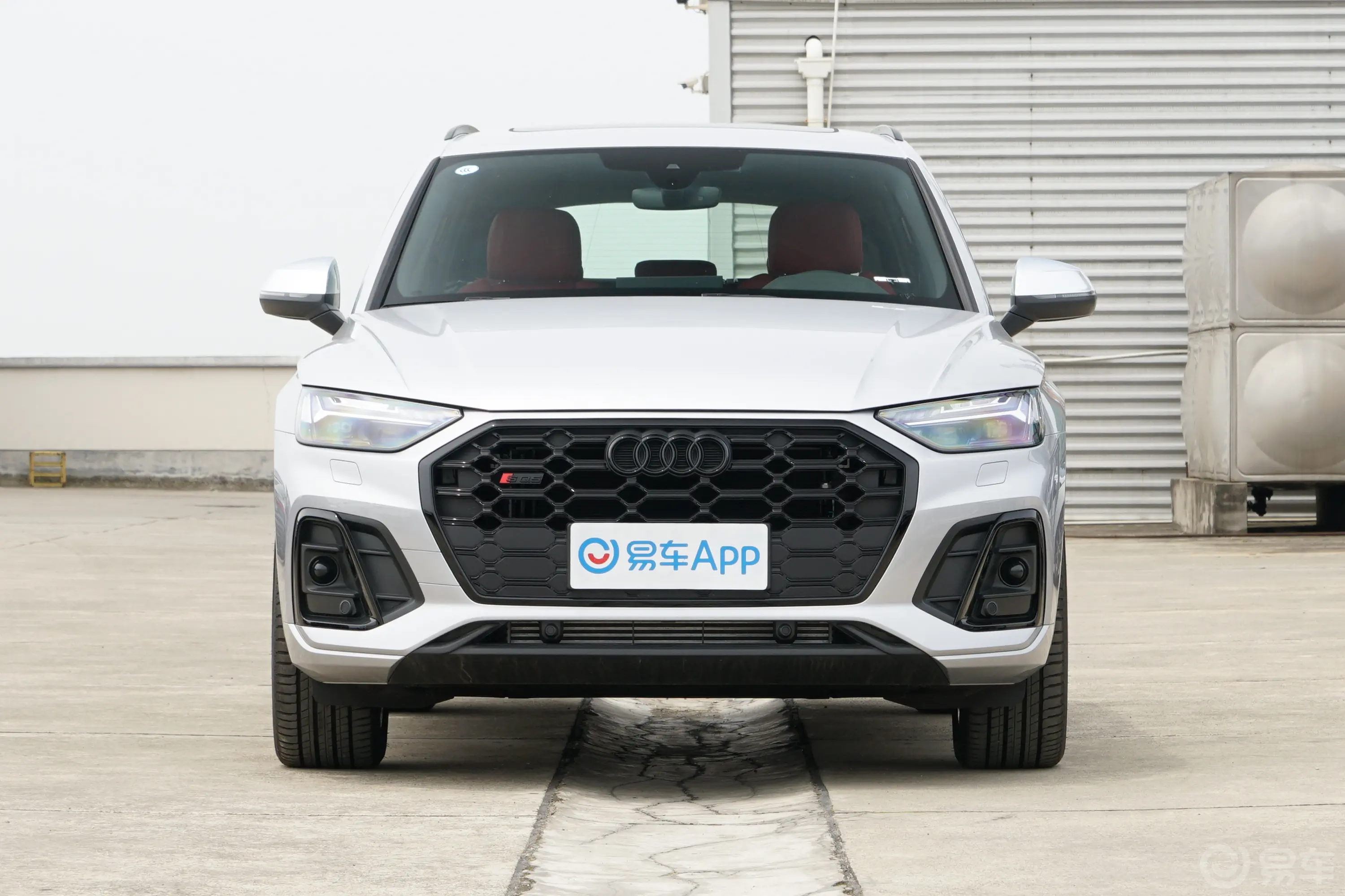 奥迪SQ53.0T quattro正前水平