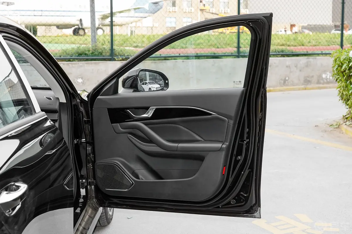 奔腾B70改款 第四代 2.0T 自动领御型副驾驶员车门