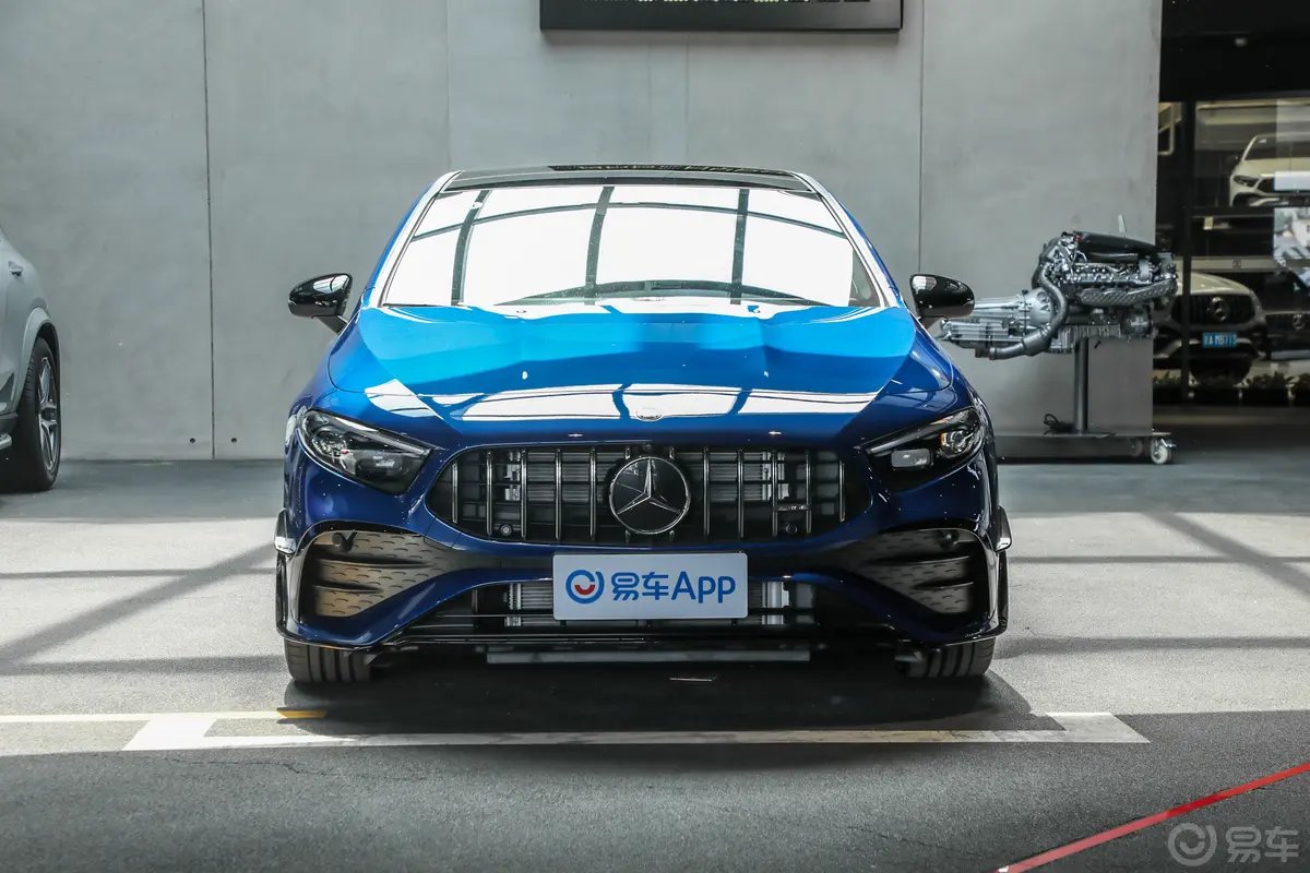 奔驰A级 AMG(进口)AMG A 35 4MATIC正前水平