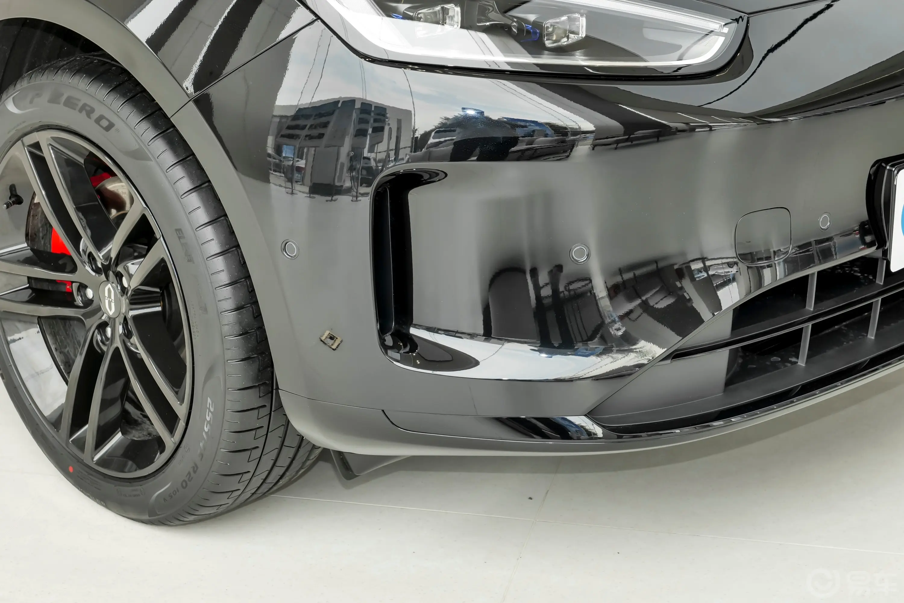问界M5增程版 230km Max RS 四驱高阶智驾版外观细节