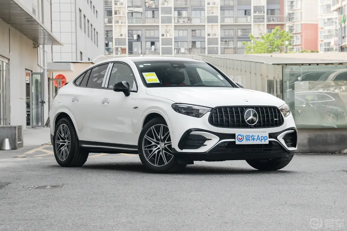 奔驰GLC轿跑 AMGAMG GLC 43 4MATIC 轿跑SUV侧前45度车头向右水平