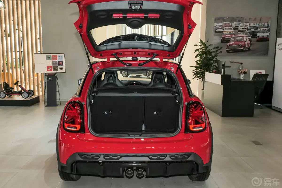 MINI改款 2.0T COOPER S 赛车手后备厢