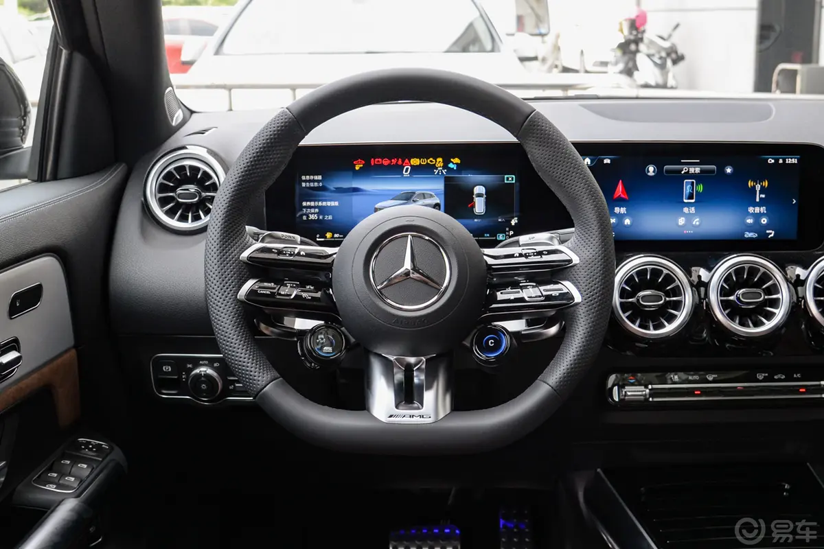 奔驰GLA AMGAMG GLA 35 4MATIC方向盘