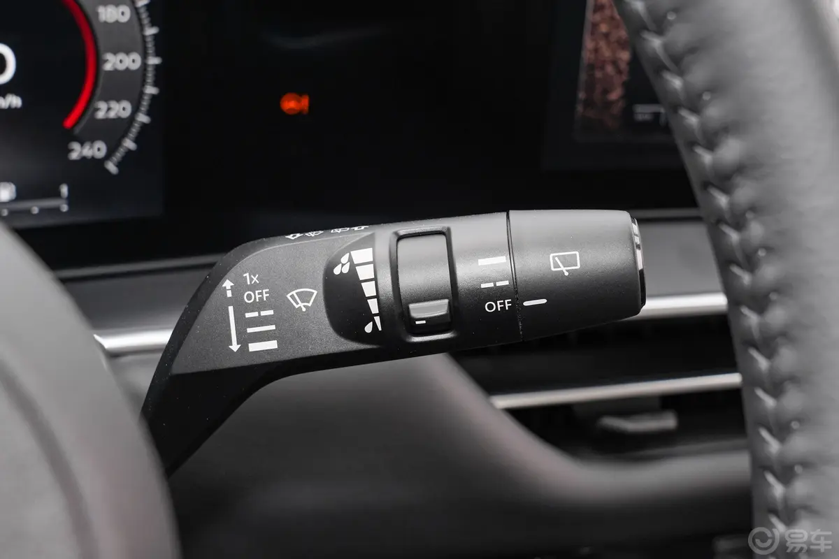 PATHFINDER 探陆2.0T 两驱智享版 6座主驾驶位