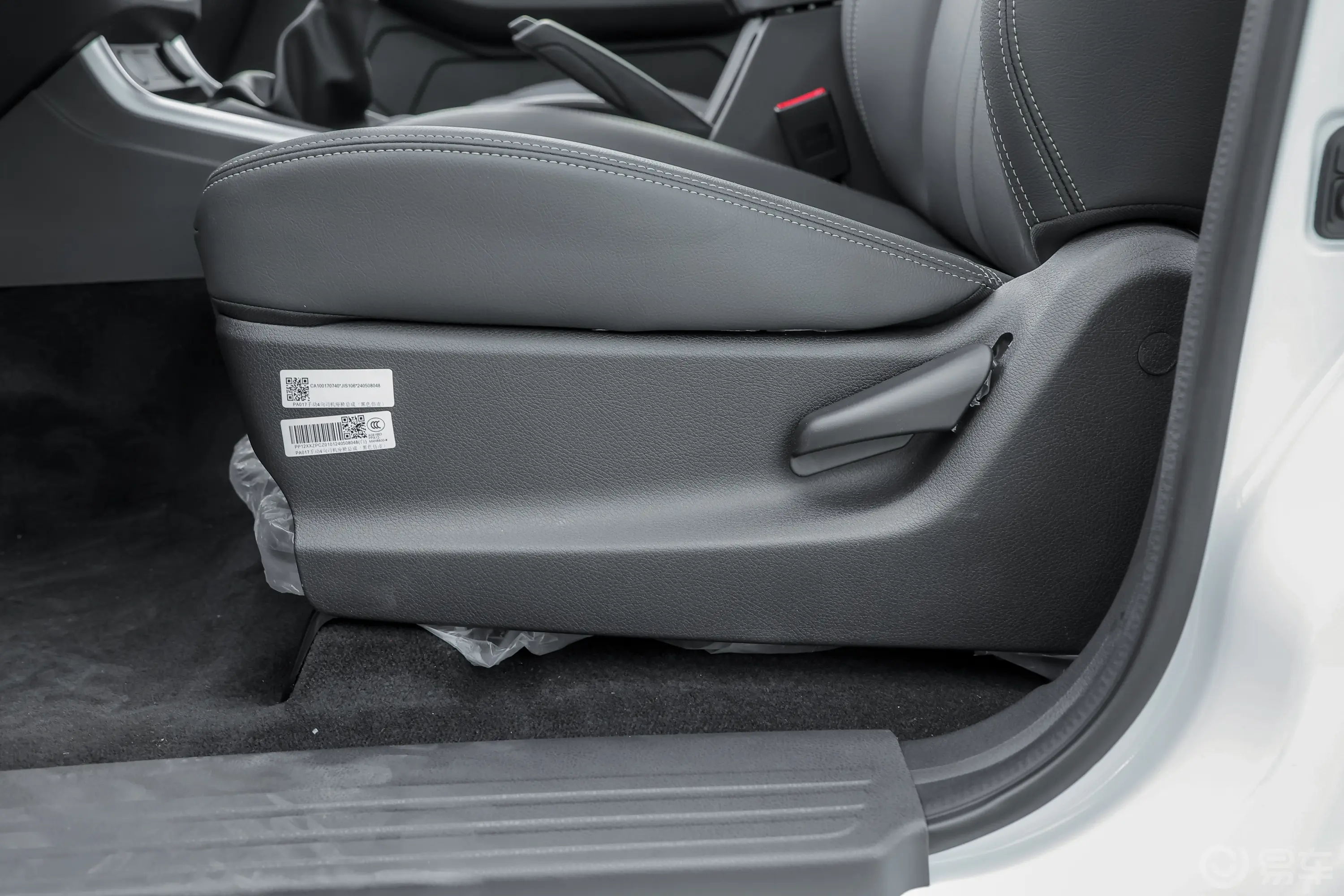瑞迈2.8T 两驱长轴舒适型 柴油主驾座椅调节