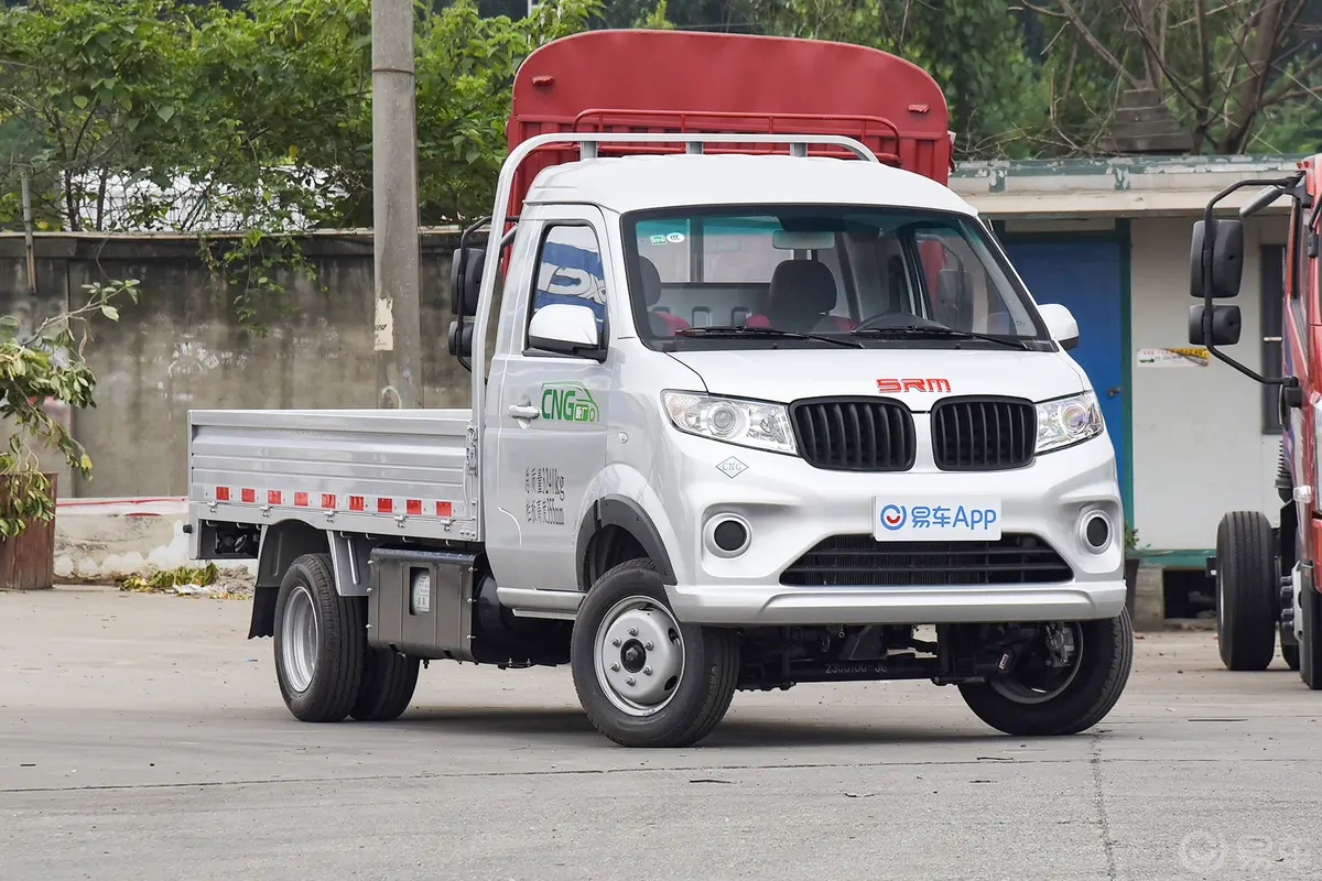 鑫源金卡S11.6L 3.05米单排标准型后双轮 CNG侧前45度车头向右水平