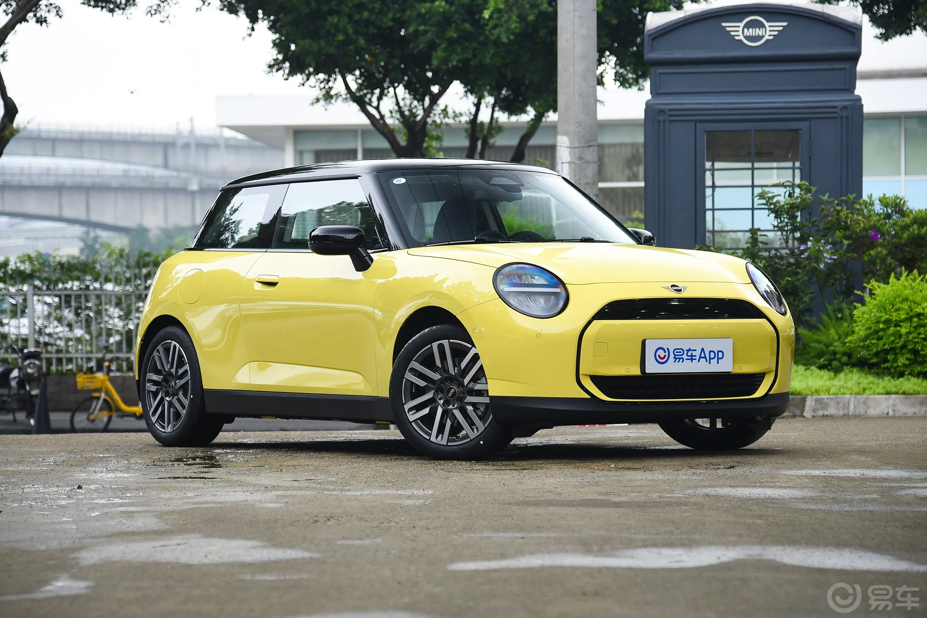 【电动MINI COOPER456km COOPER E 经典派侧前45度车头向右水平图片-汽车图片大全】-易车