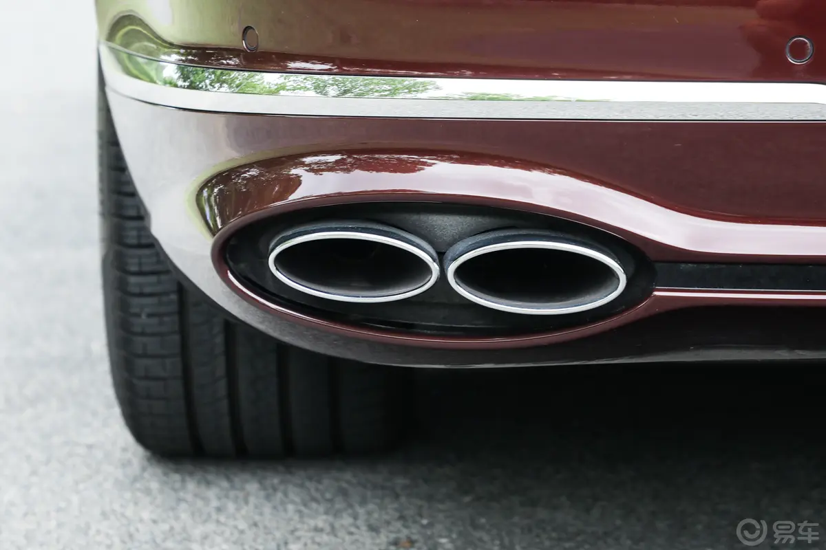 飞驰4.0T V8 Mulliner动力底盘