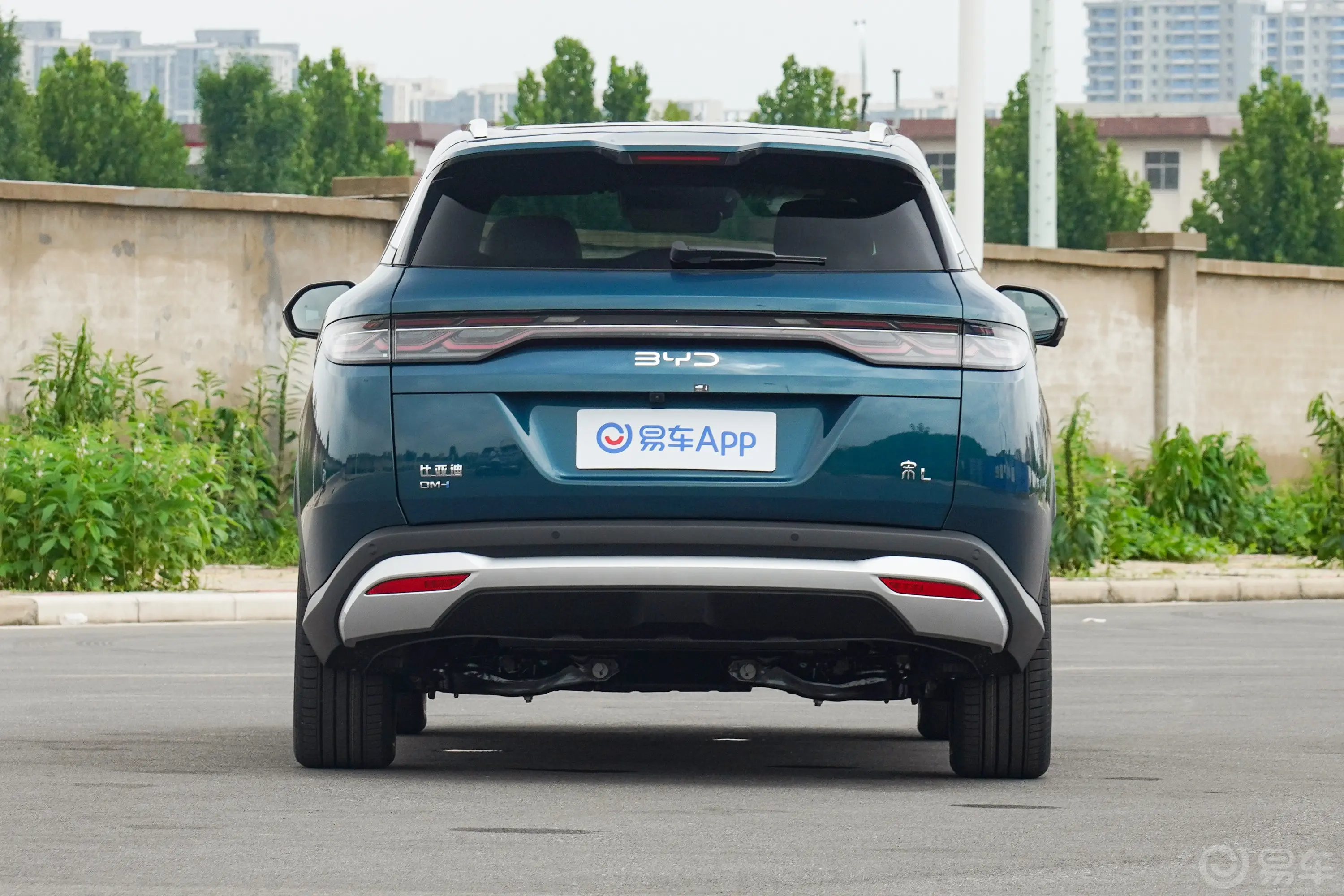 宋L DM-i1.5L 160km 超越型正后水平