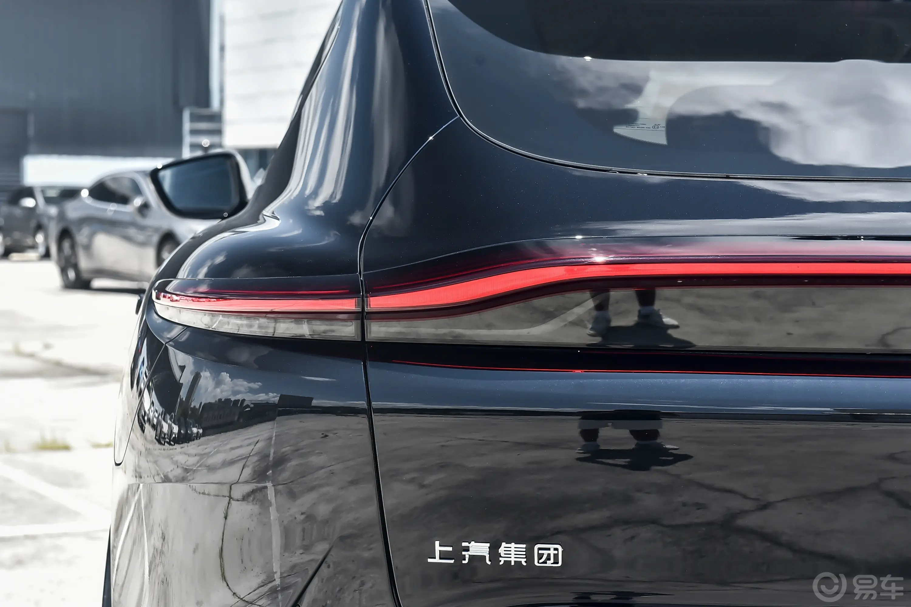 智己LS7705km 后驱Max Lux外观灯组