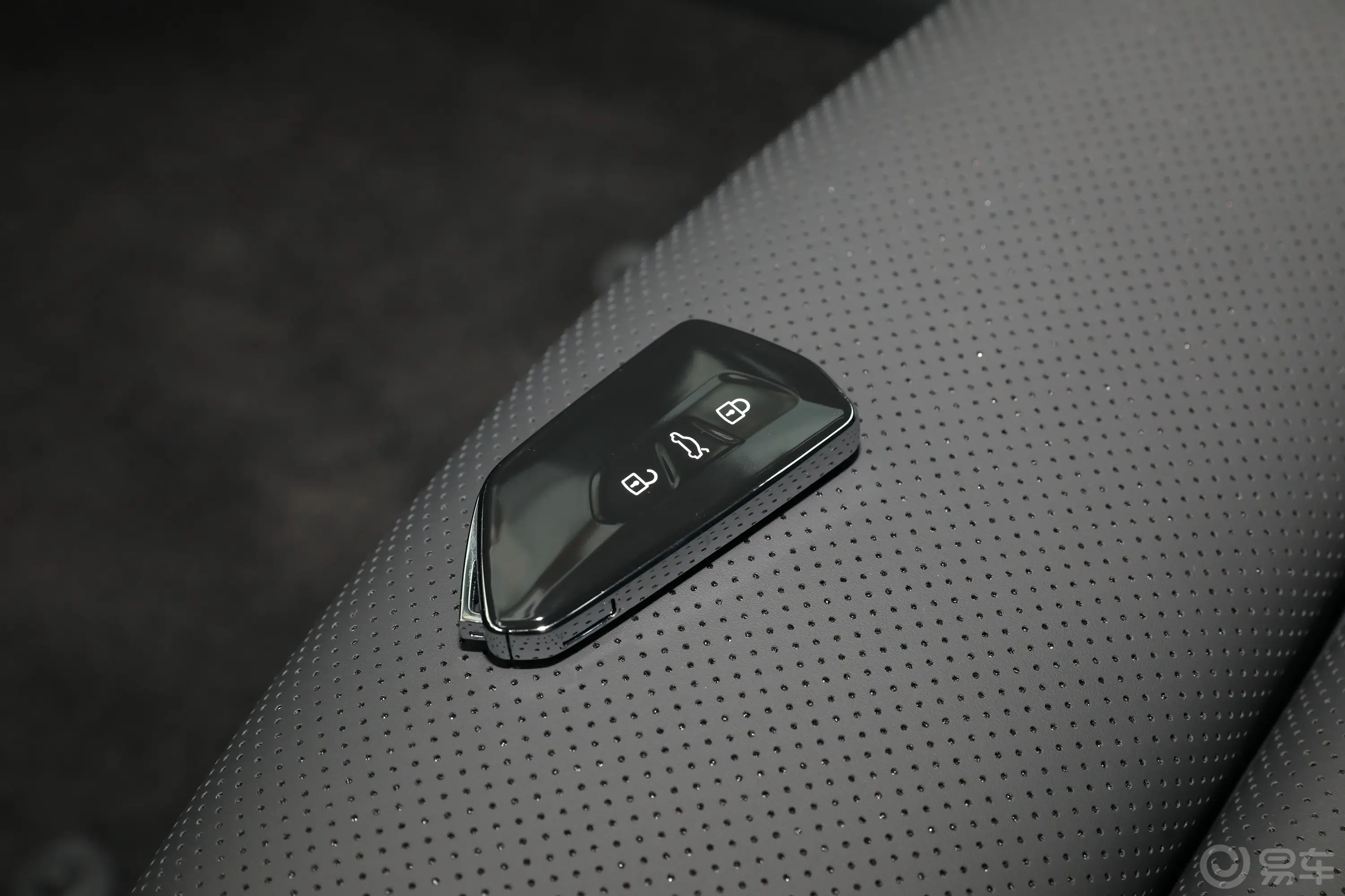 帕萨特Pro 380TSI 龙运版钥匙正面