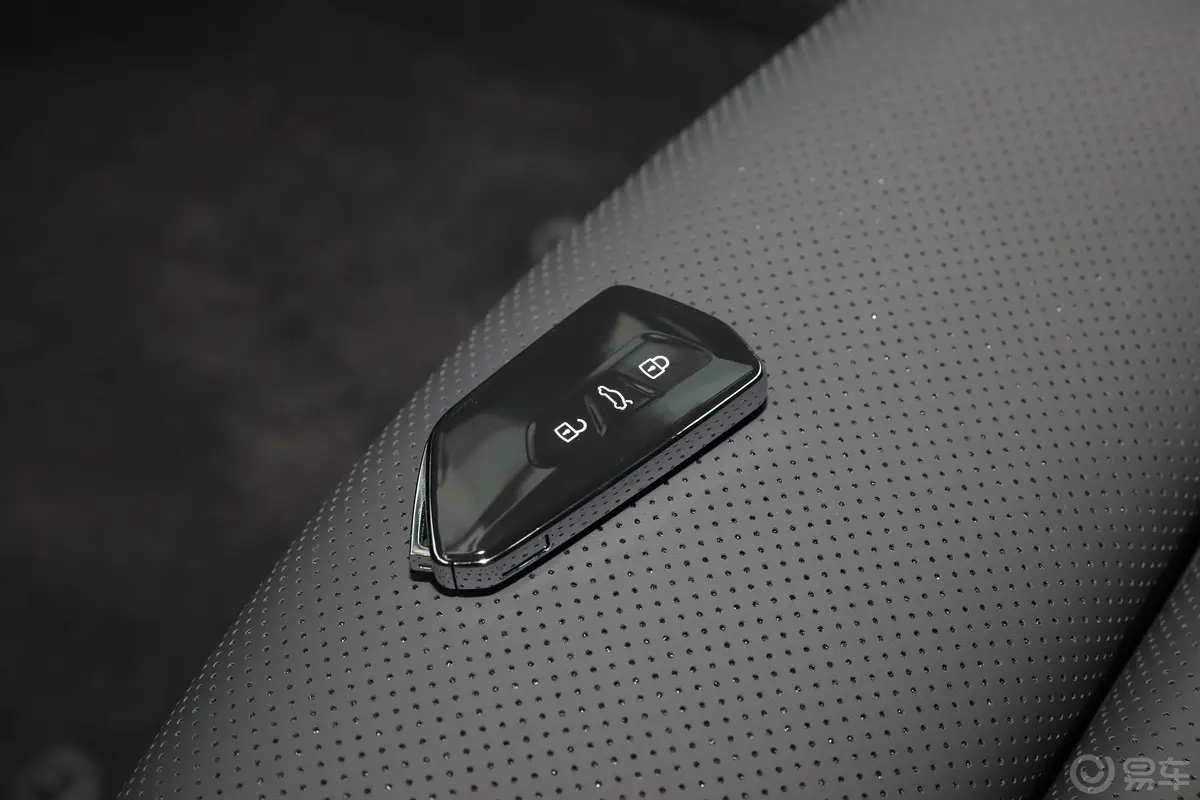 帕萨特Pro 380TSI 龙运版钥匙正面