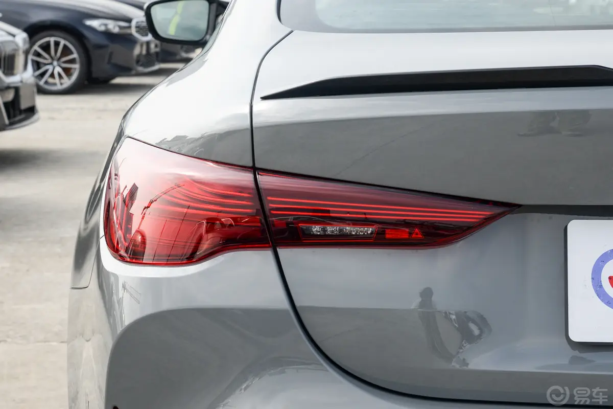宝马M4M4 双门轿跑车 M xDrive 雷霆版外观灯组