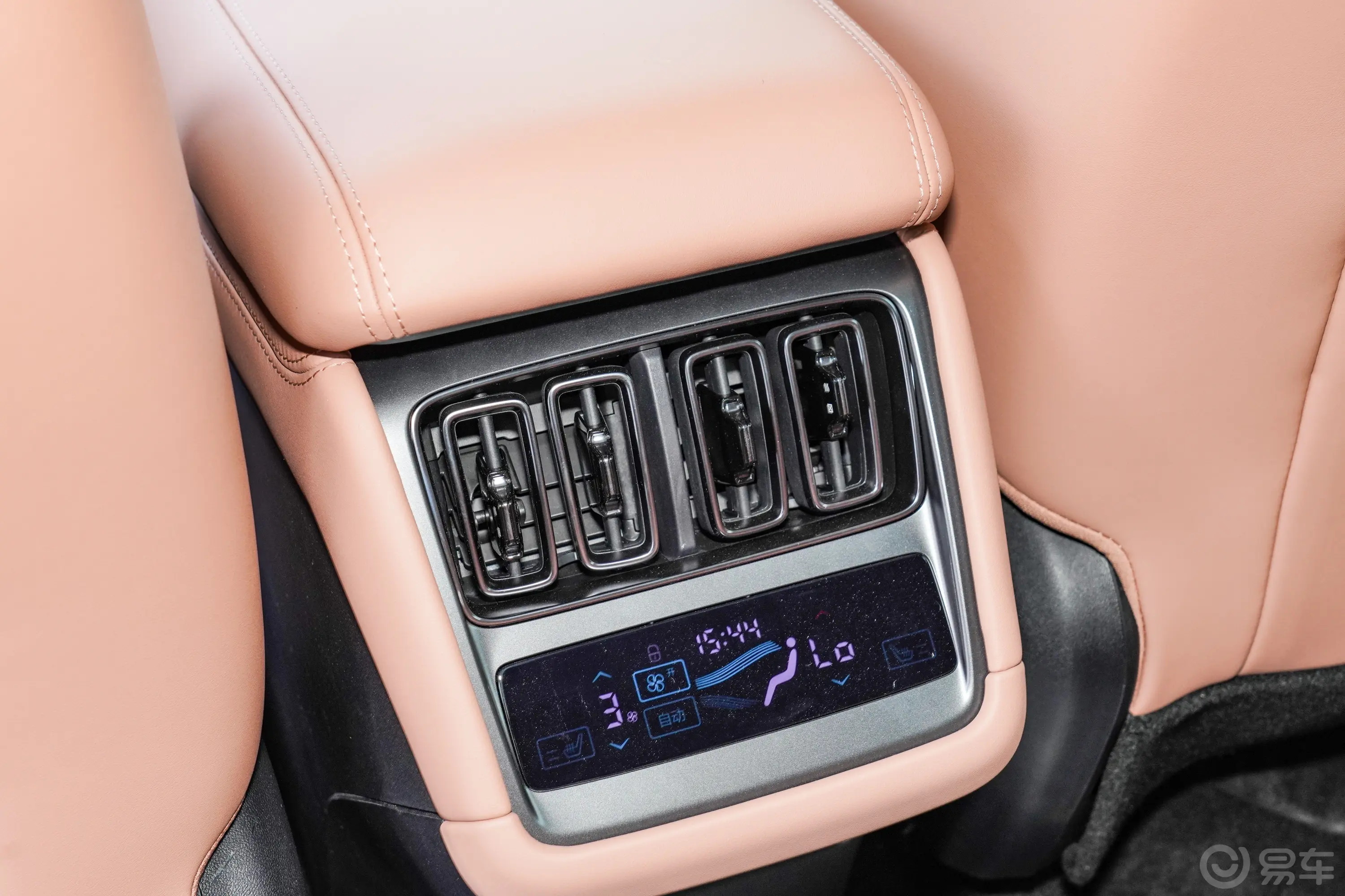 宋L EV550km 后驱卓越型后排(第二排)出风口