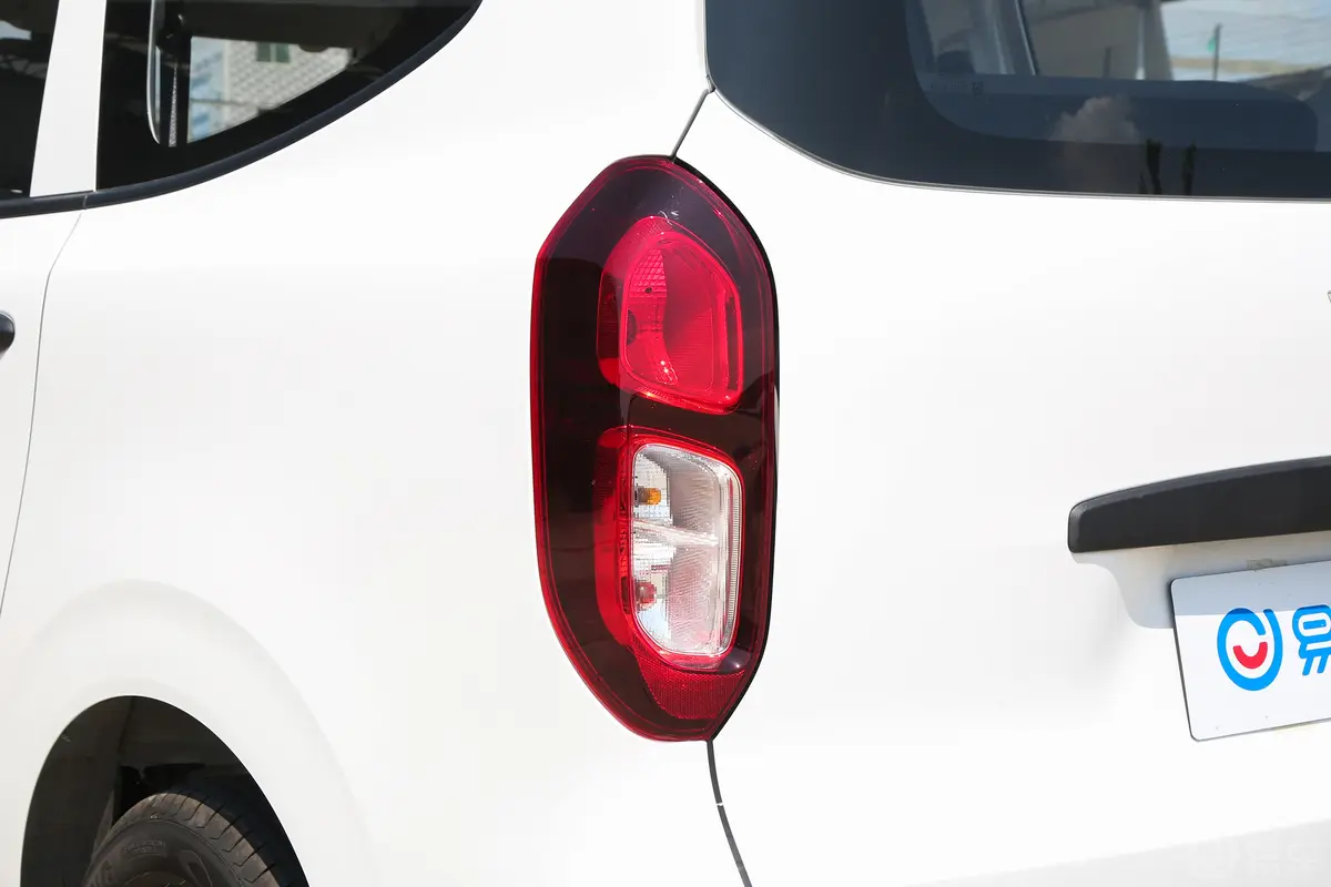 五菱宏光新能源纯电版 300km 实用型 6座外观灯组