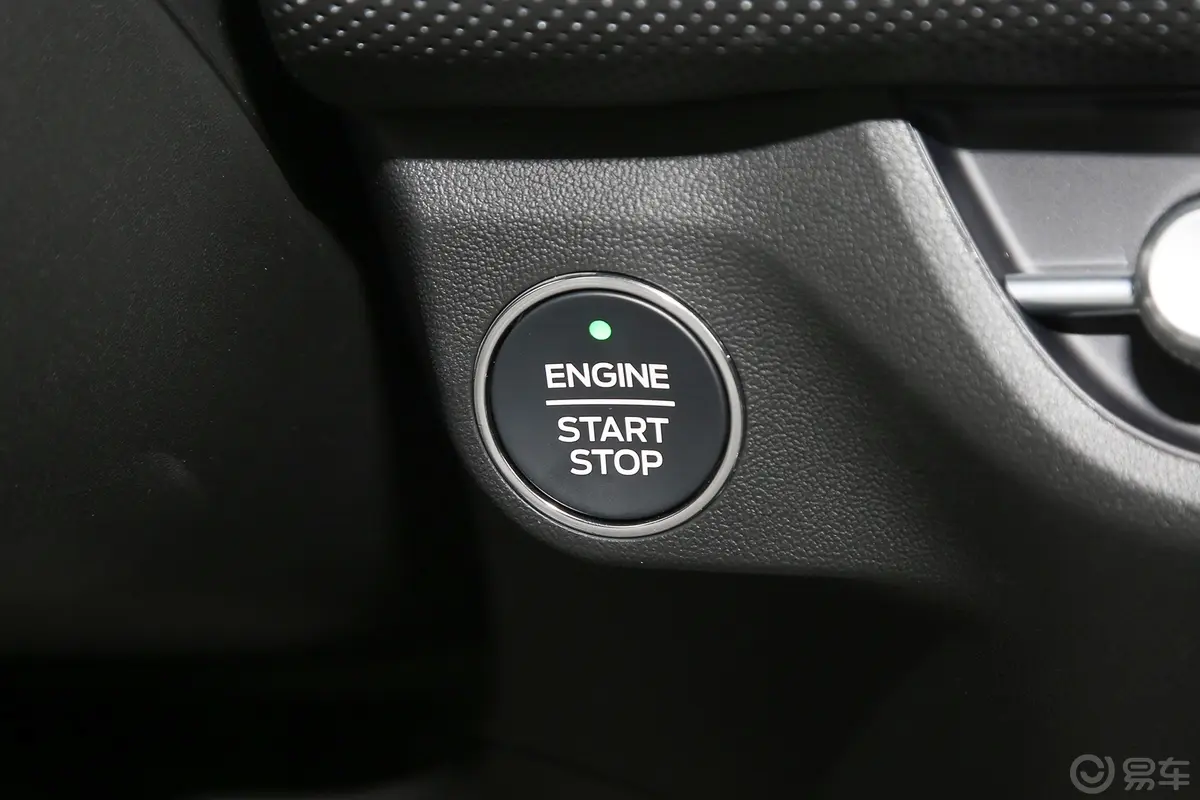 蒙迪欧1.5T EcoBoost 豪华型钥匙孔或一键启动按键