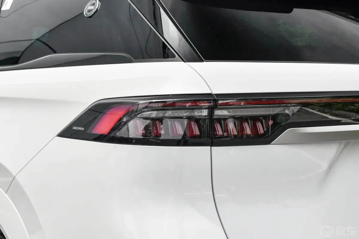 瑞虎92.0T 双离合两驱豪享版 7座外观灯组