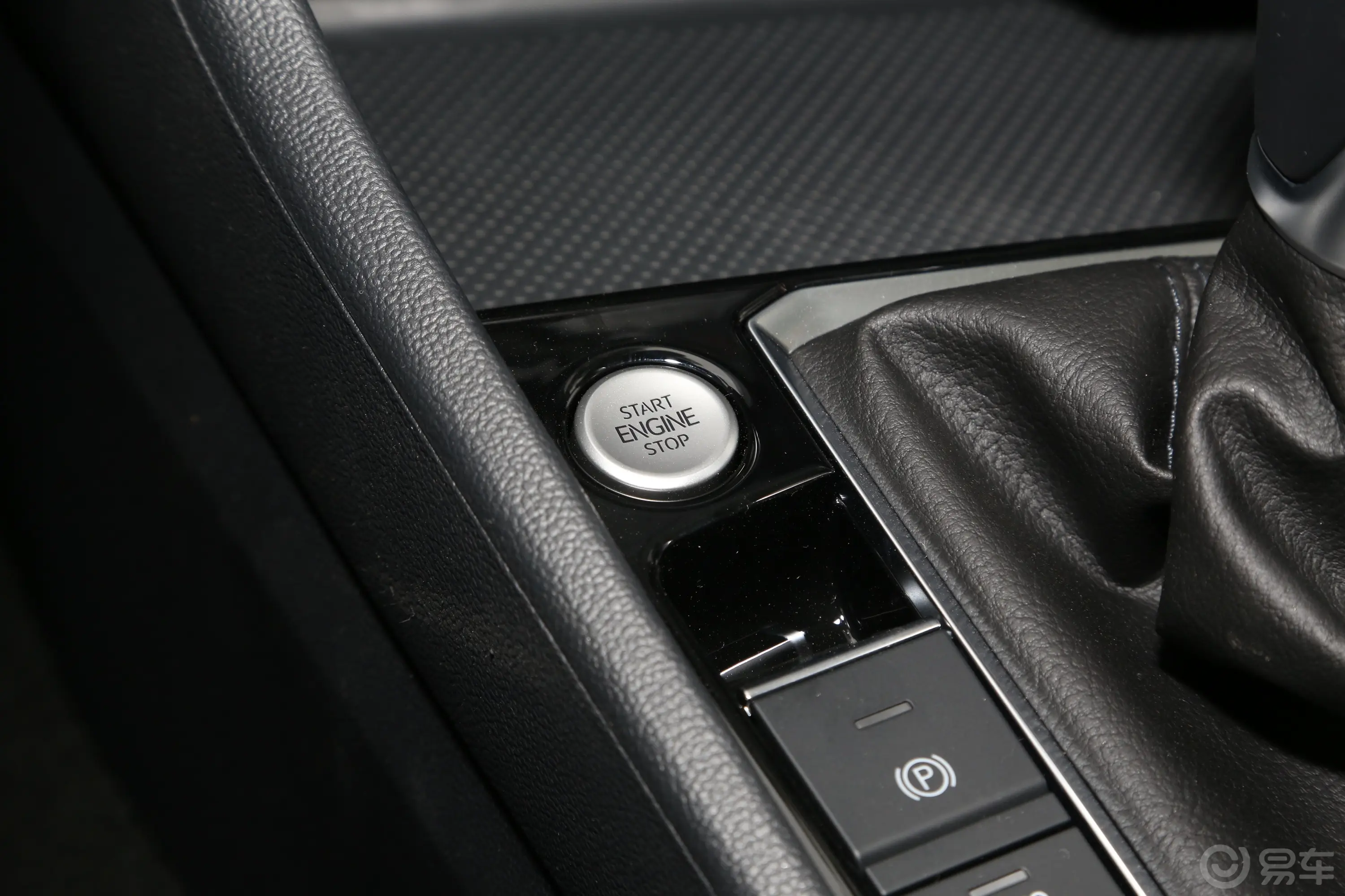 速腾300TSI 双离合超越版钥匙孔或一键启动按键