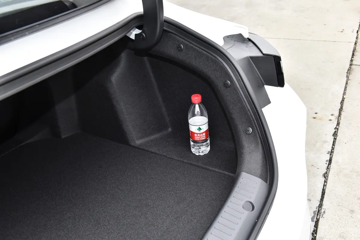 长安启源A05真香版 1.5L 145km 超越型后备厢