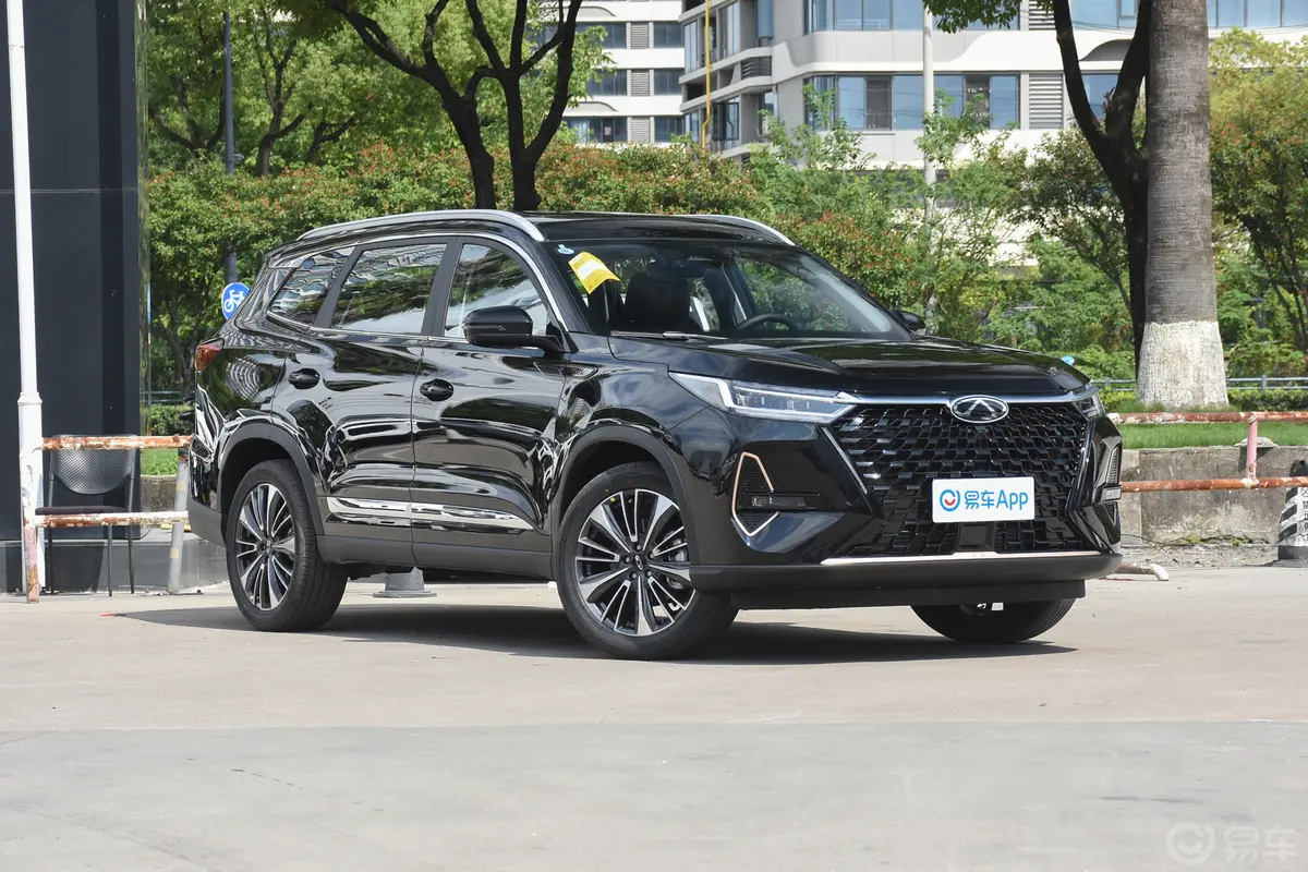 瑞虎8 PRO390T 双离合尊贵版Ⅰ 5座侧前45度车头向右水平