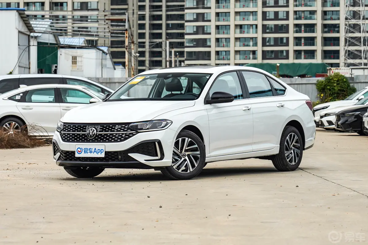 朗逸300TSI 双离合星空满逸版侧前45度车头向左水平