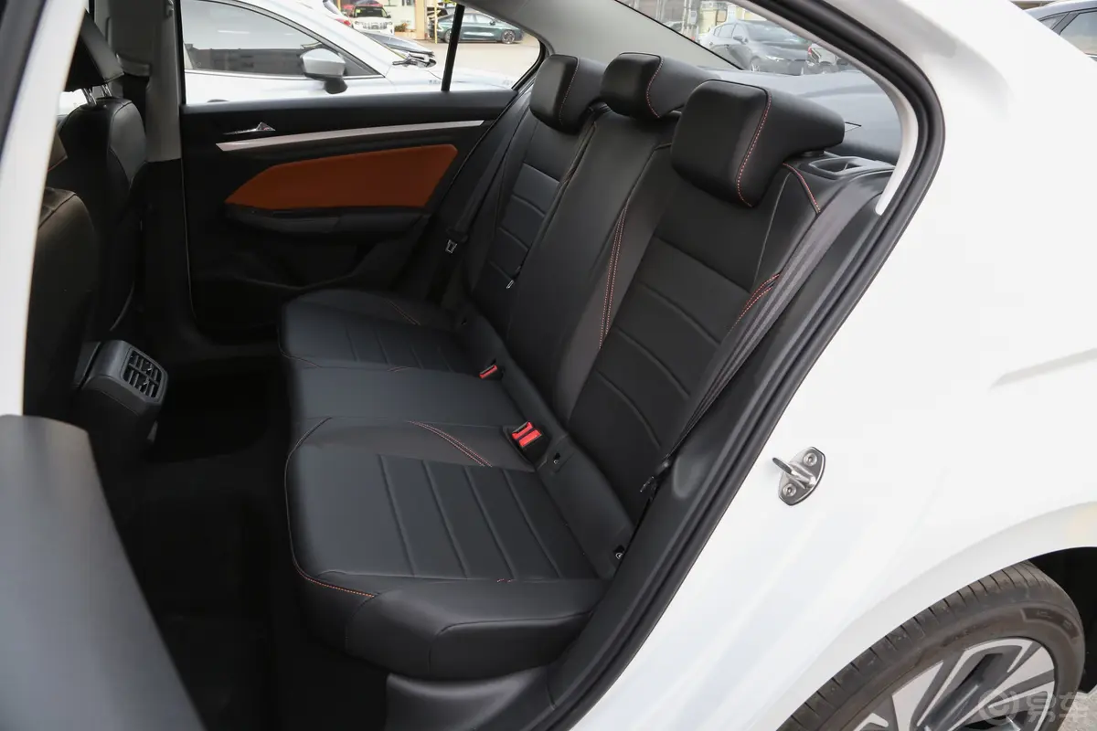 宝来200TSI 双离合悦行PRO版后排座椅