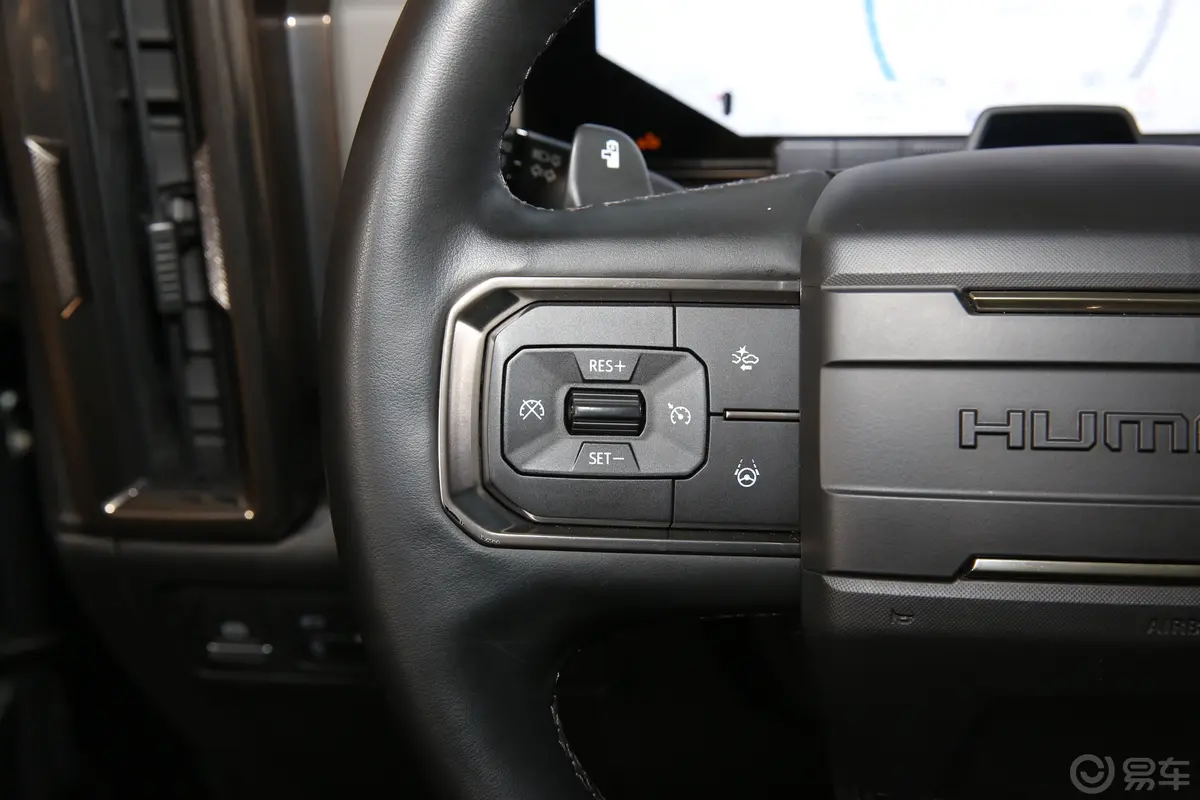 HUMMER EV SUV高配版左侧方向盘功能按键