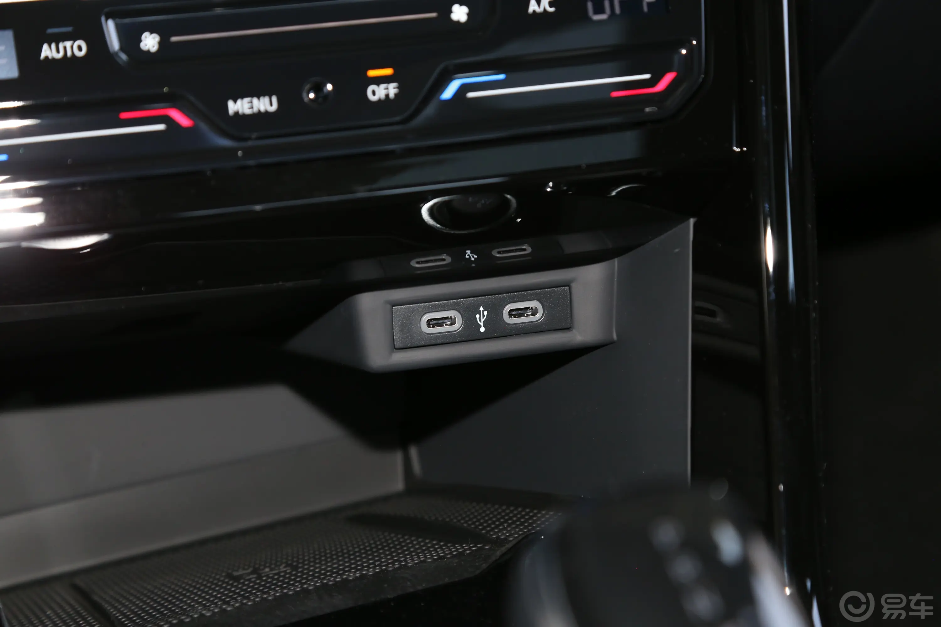 探歌300TSI 星光版中控
