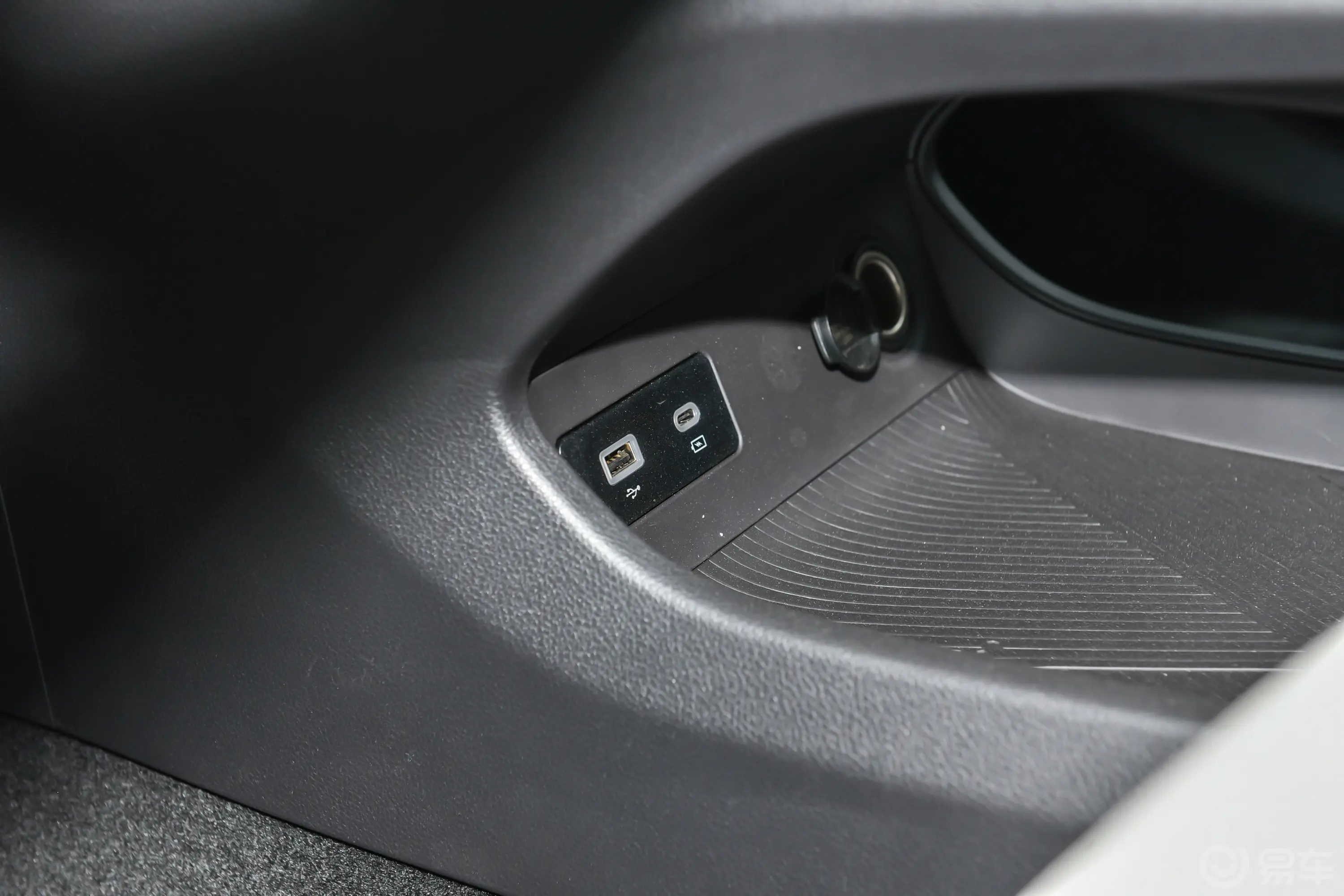 领睿EcoBoost 170 铂领型中控