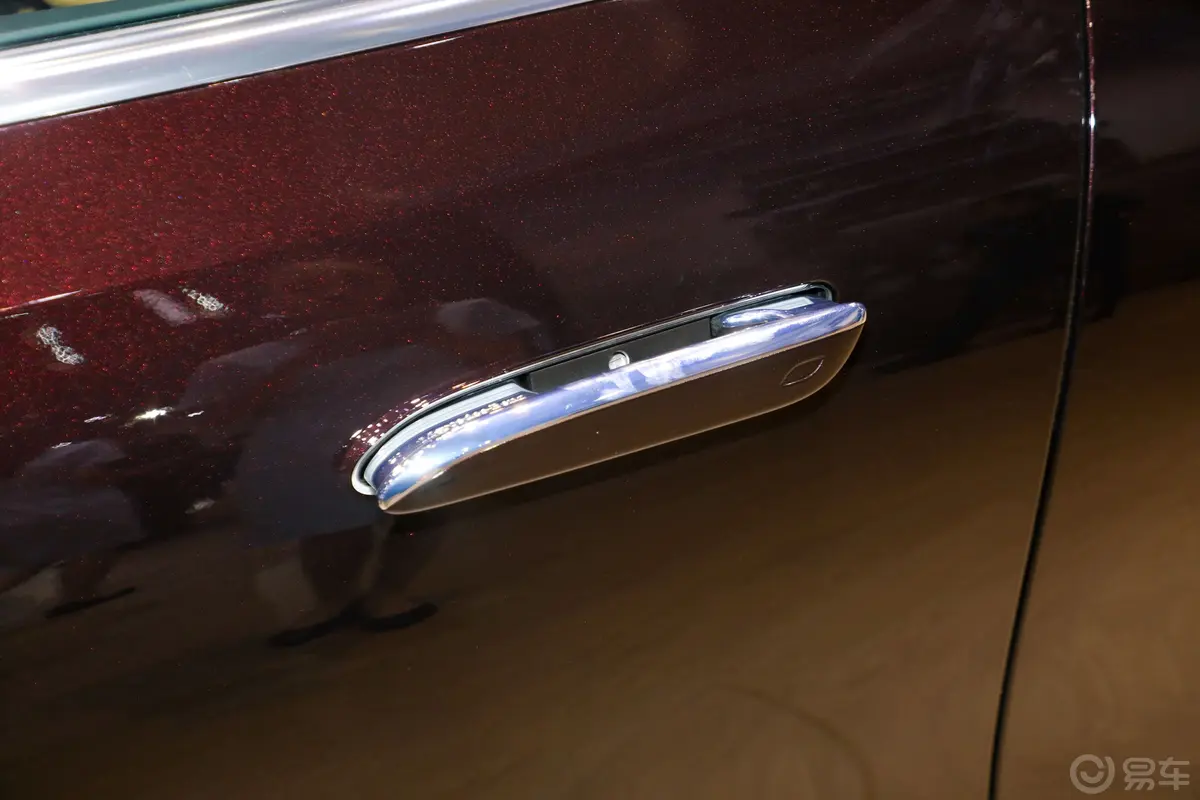 奔驰E级E 300 L 豪华型外观