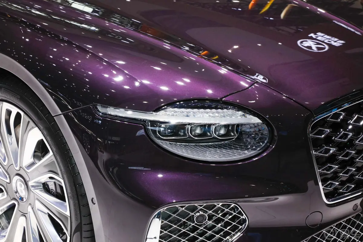 欧陆 插电混动GTC 4.0T 81km Mulliner版外观