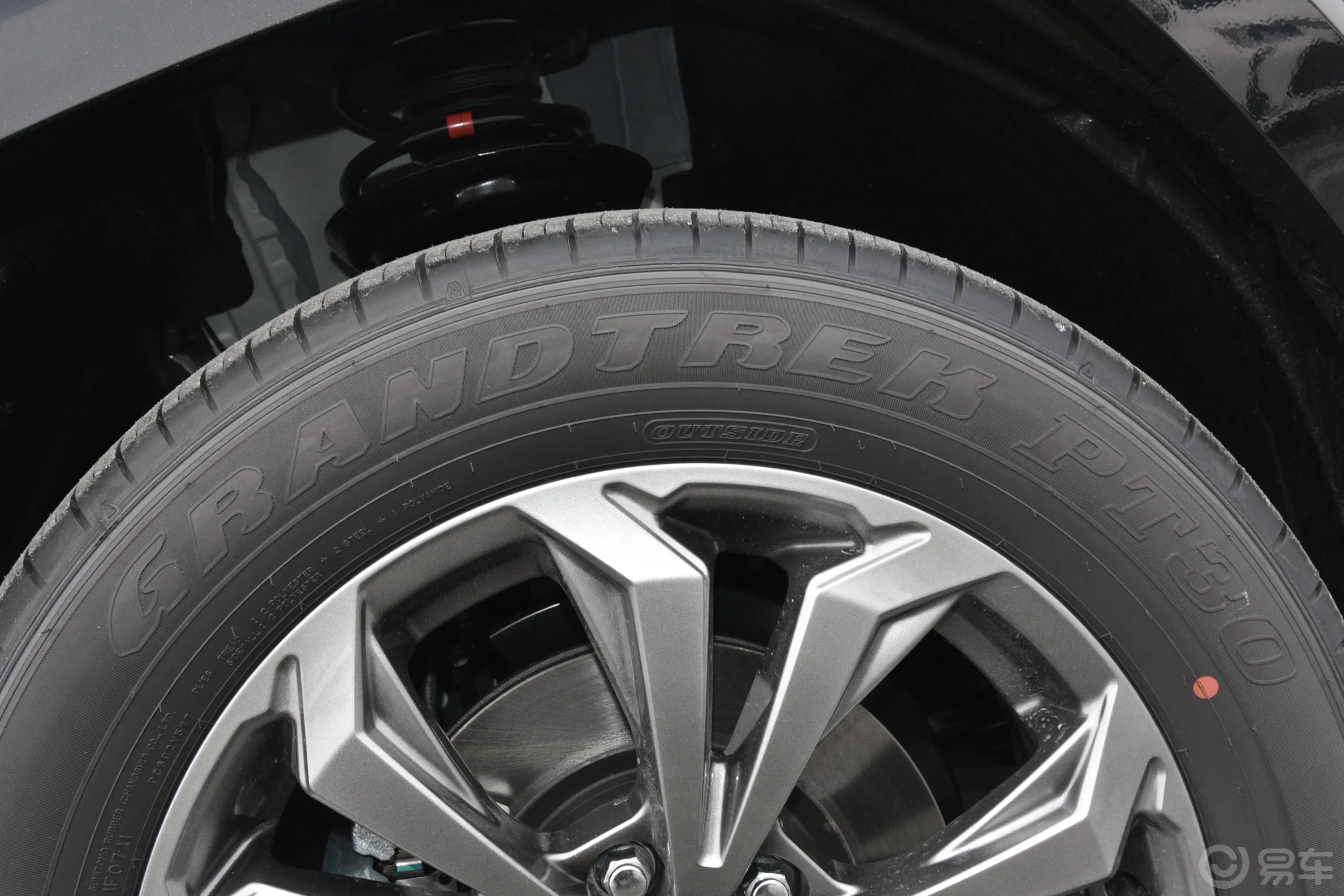 RAV4荣放2.0L 两驱风尚PLUS版前轮胎系列