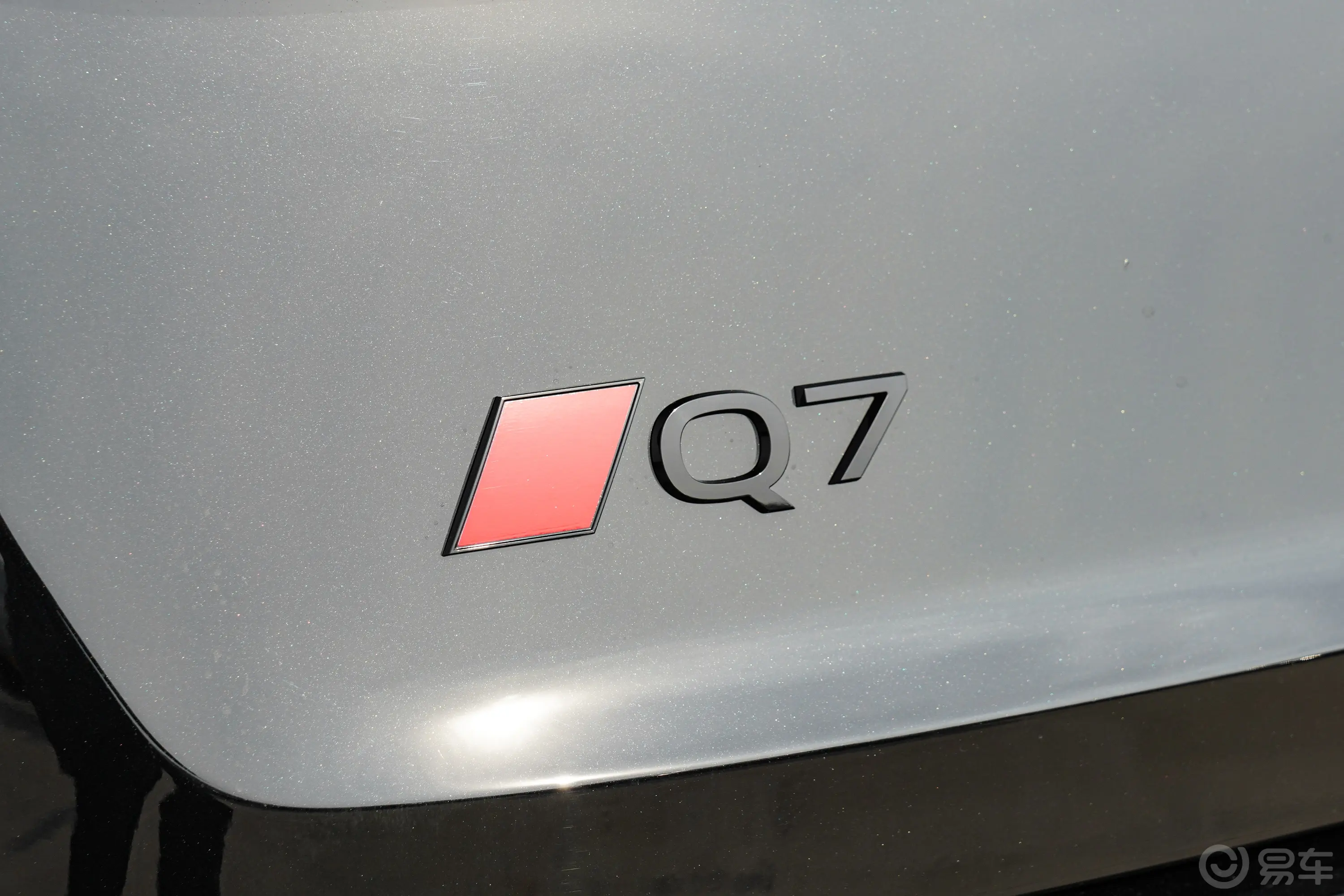 奥迪Q755 TFSI quattro S line黑武士型 7座外观细节