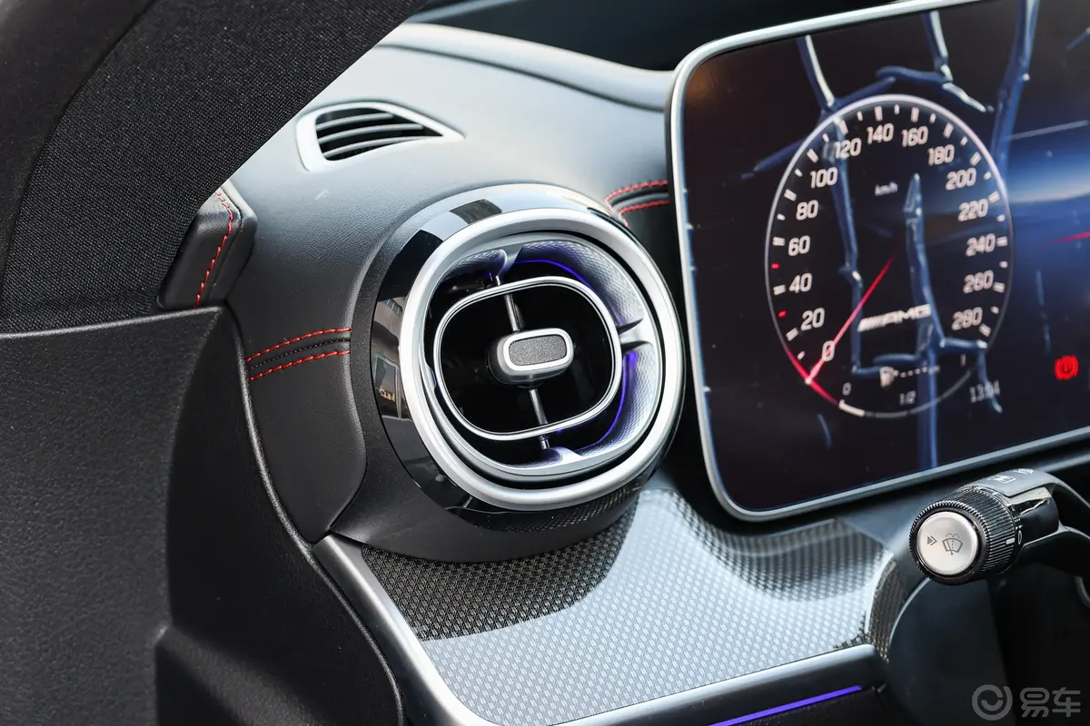 奔驰CLE AMGAMG CLE 53 4MATIC+ Coupe主驾驶位