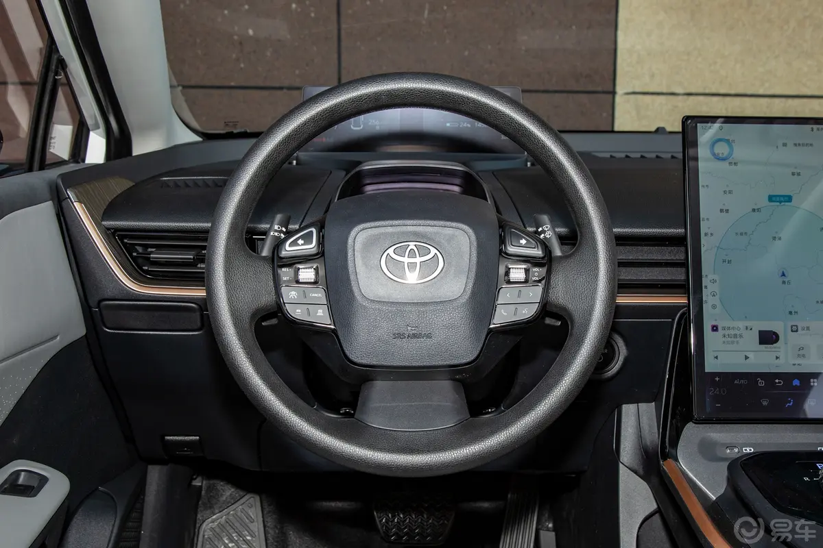 丰田bZ3616km 长续航PRO方向盘