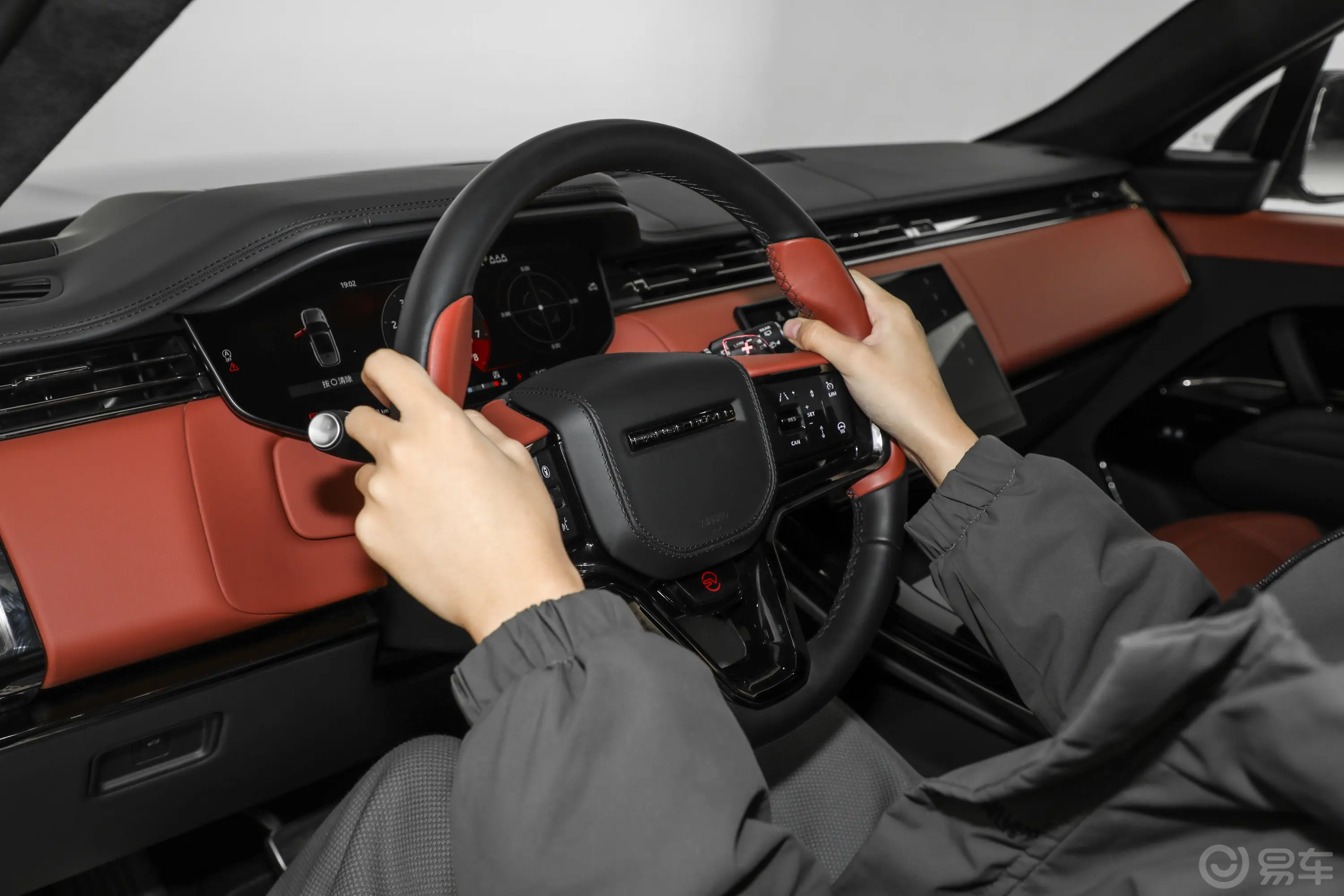 揽胜运动版4.4T SV Edition One主驾驶位