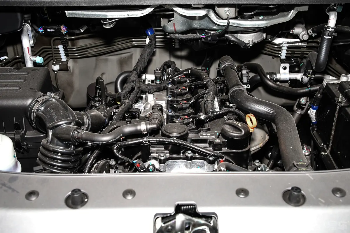 菱智M5 1.6L 实用型 5座发动机/电机特写