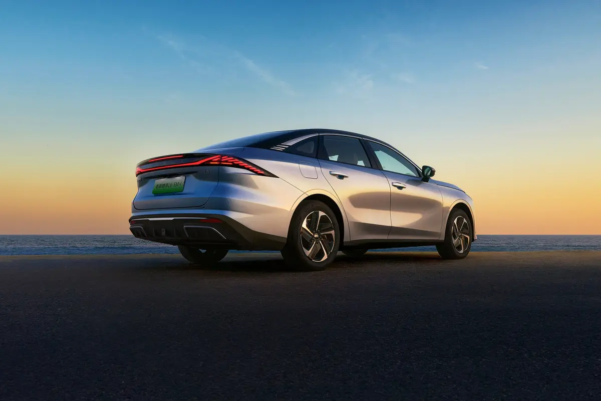 银河L6EM-i 1.5L 140km 星舰版