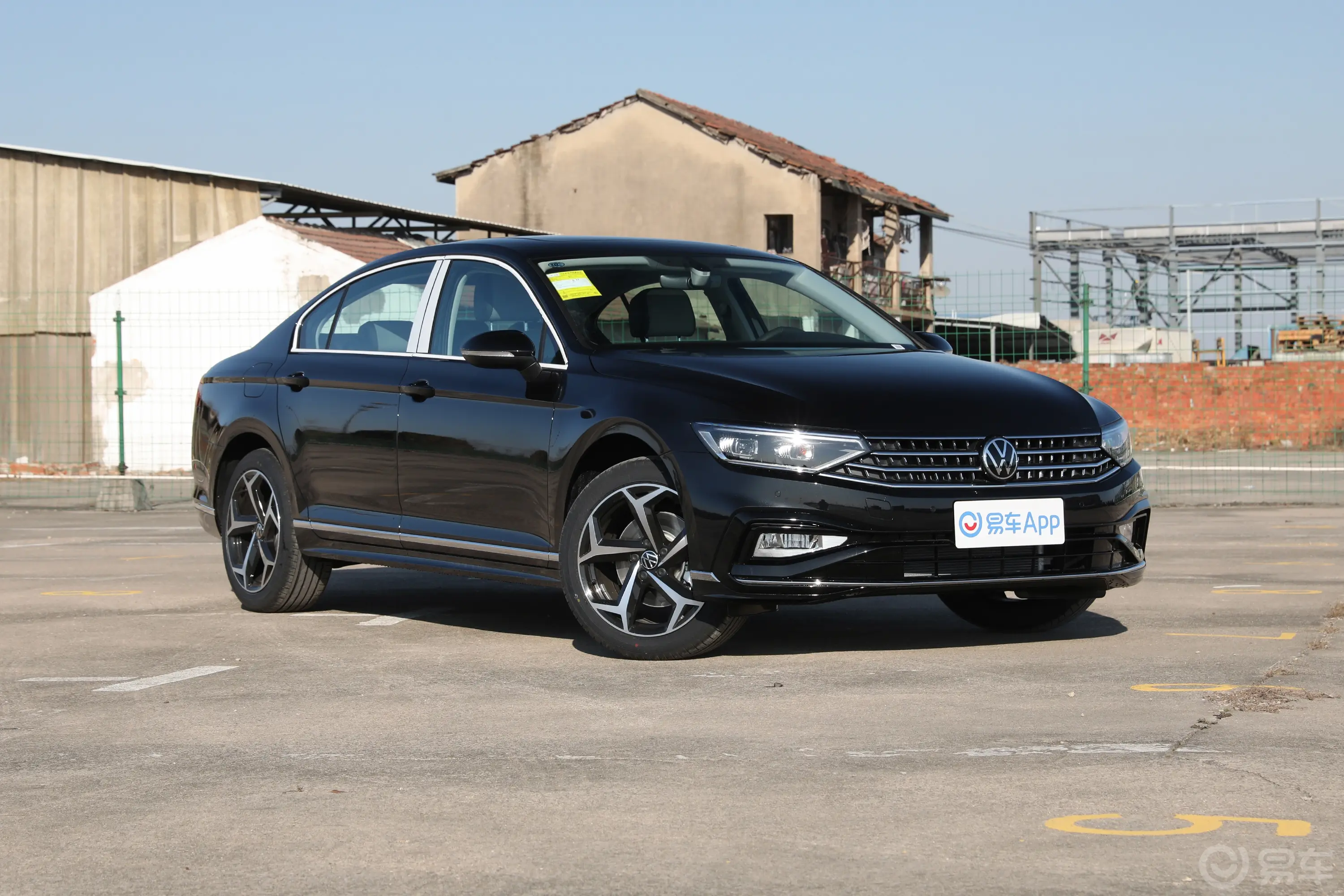 迈腾众享版 280TSI 豪华型侧前45度车头向右水平